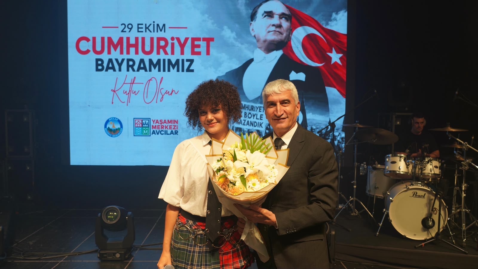 AVCILAR’DA CUMHURİYET BAYRAMI COŞKUYLA KUTLANDI