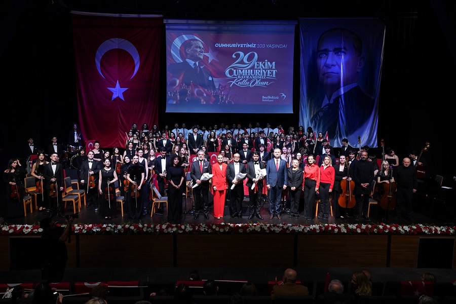 Beylikdüzü Cumhuriyet’in 103. yılında bayram coşkusunu doyasıya yaşadı
