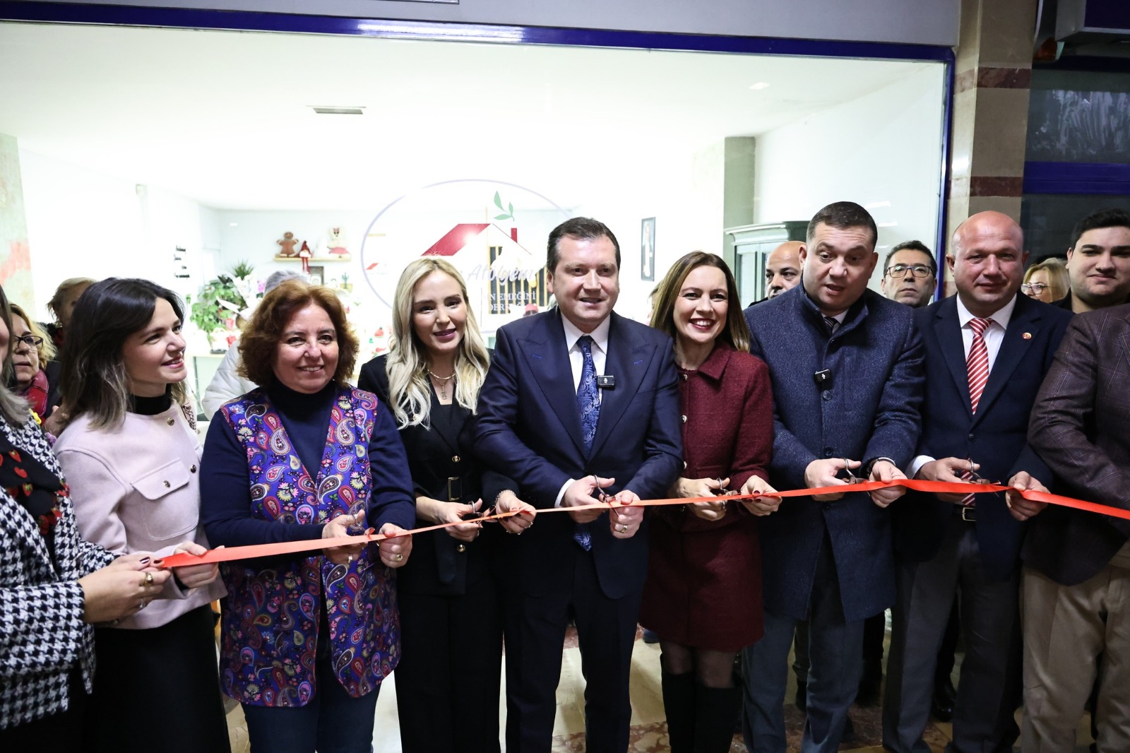 Başkan Balcıoğlu, Evim Atölyem Sanatı ve Kadın Emeğini Geliştirme Derneği'nin Açılışını Gerçekleştirdi