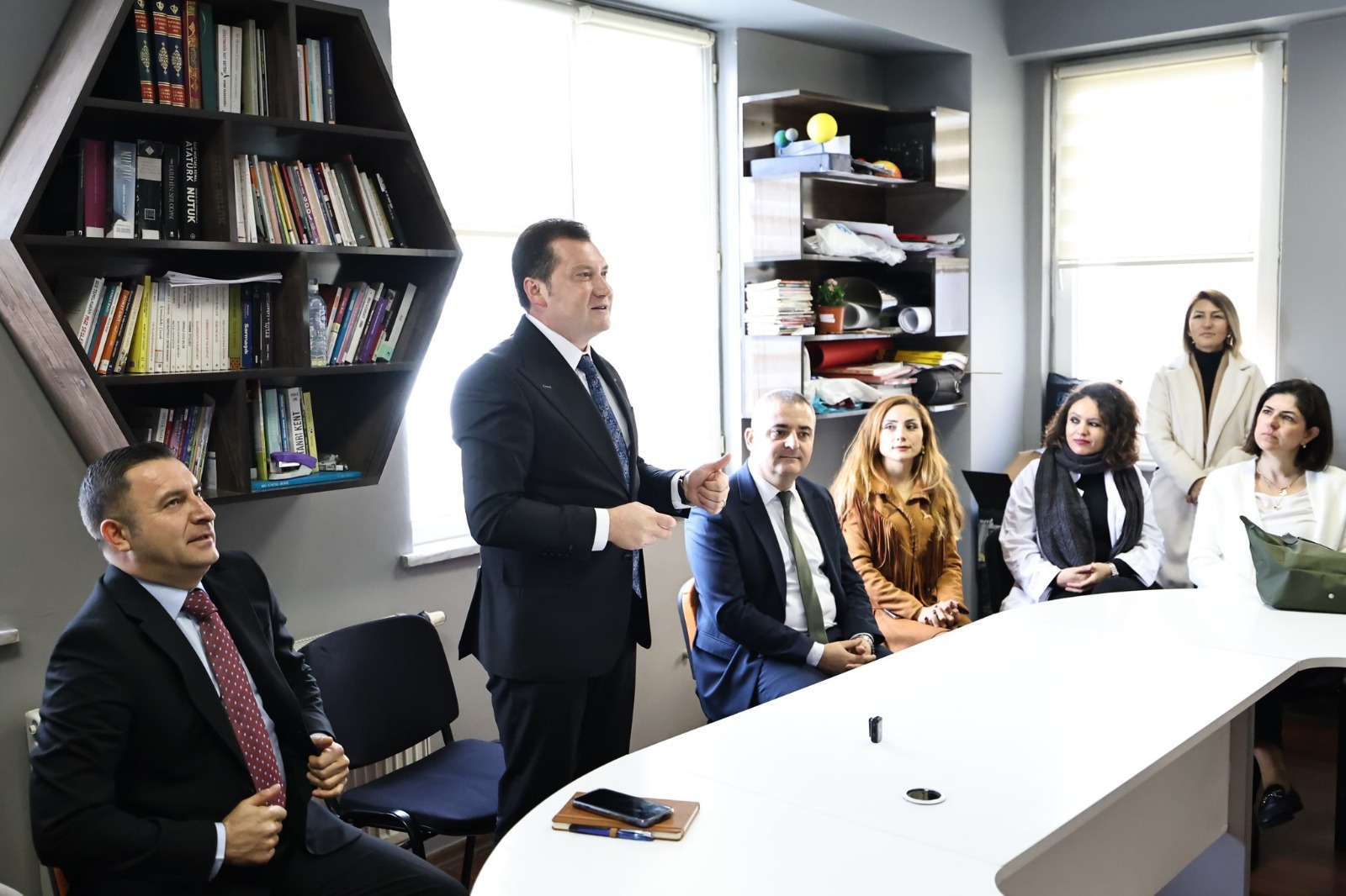 Silivri Belediye Başkanı Bora Balcıoğlu’ndan Öğretmenler Günü Ziyaretleri