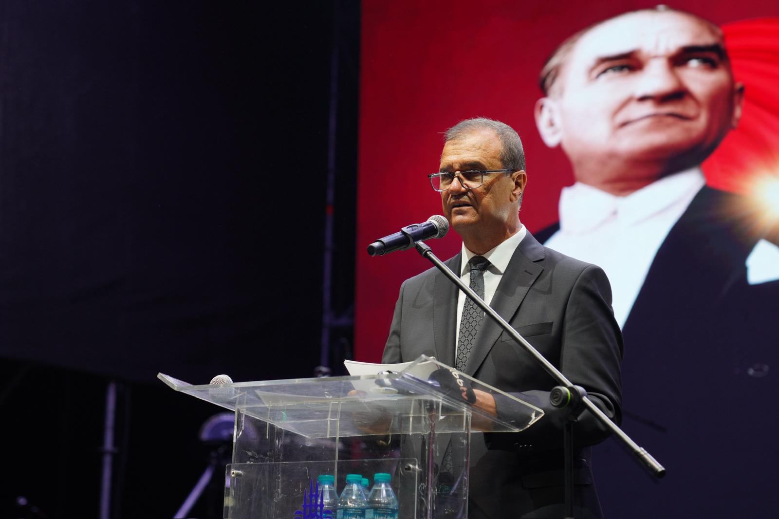 Cumhuriyet Kent Meydanı Zafer Bayramı’nda görkemli törenle açıldı