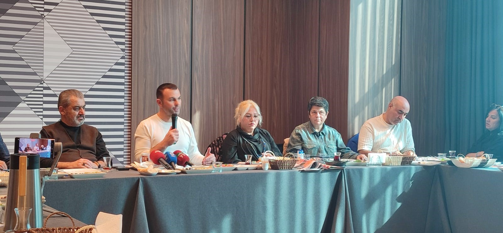 İzsiz’den Kayyuma sert eleştiri