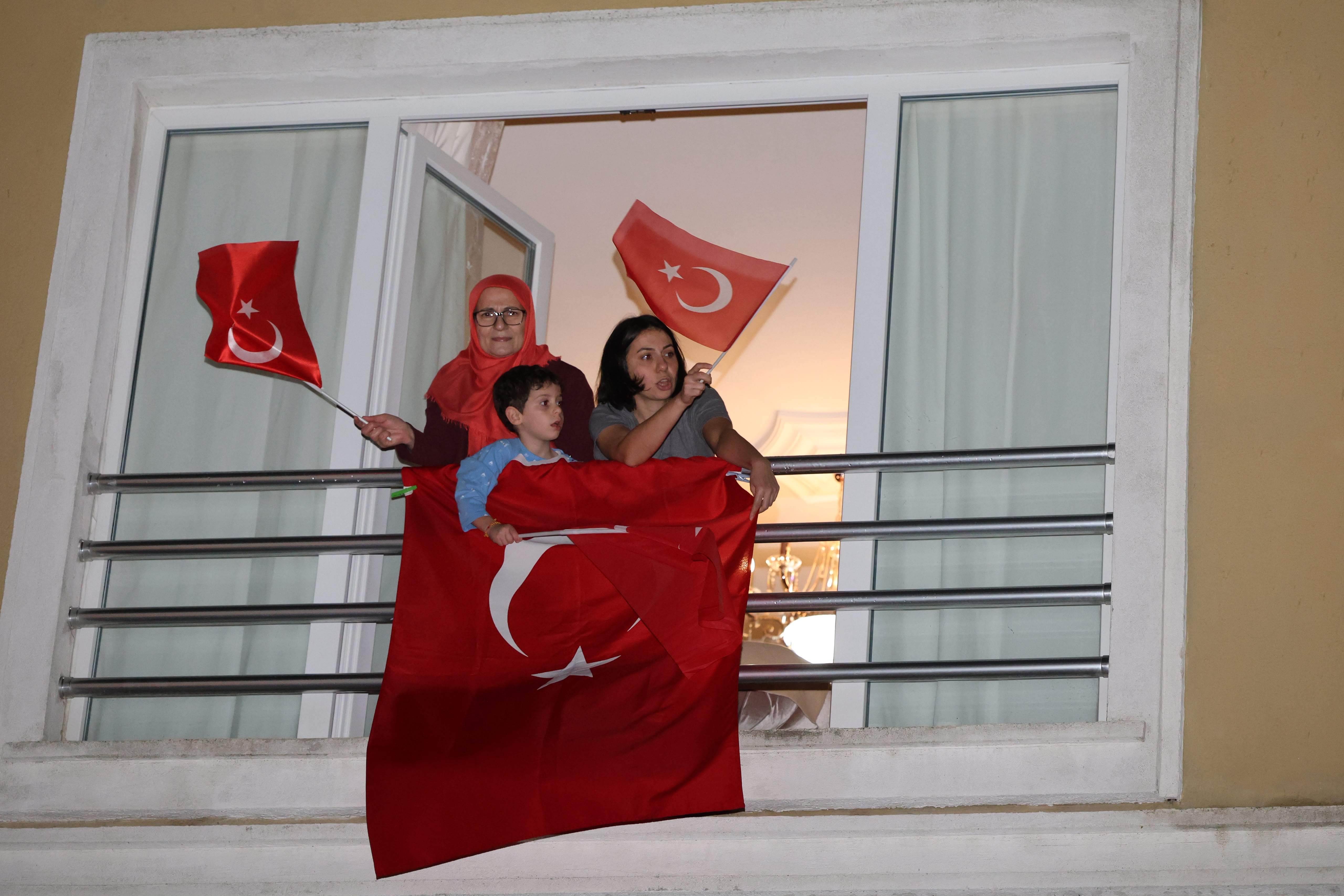 Çatalca’da Fener Alayı ve Konserle 29 Ekim Cumhuriyet Bayramı Coşkusu