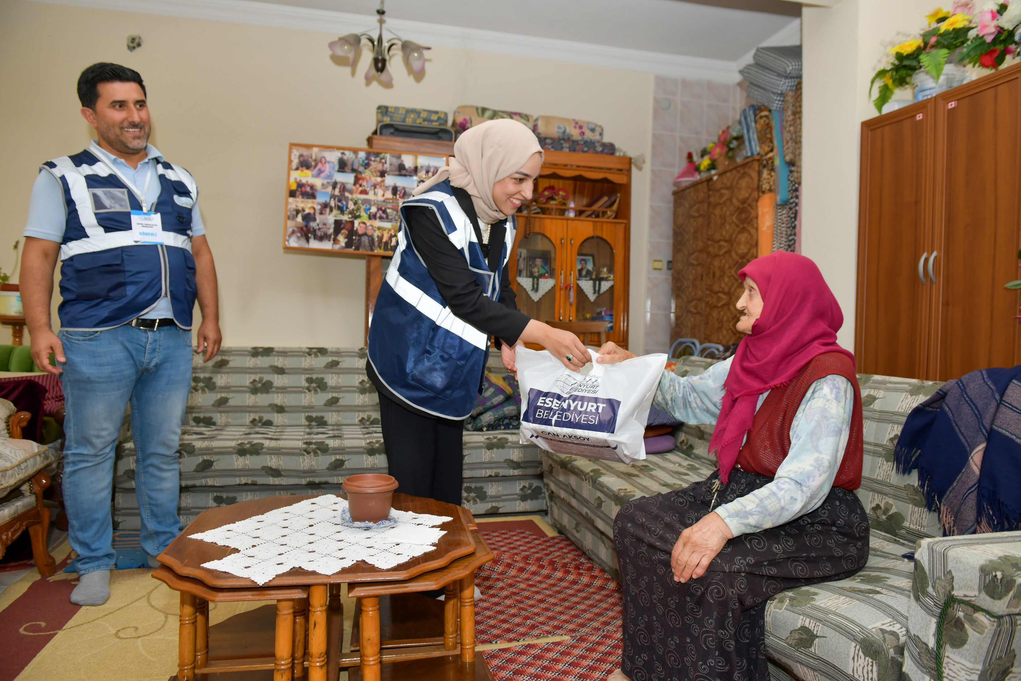 Esenyurt Belediyesi’nden 1 Ekim Dünya Yaşlılar Günü'nde Anlamlı Ziyaret