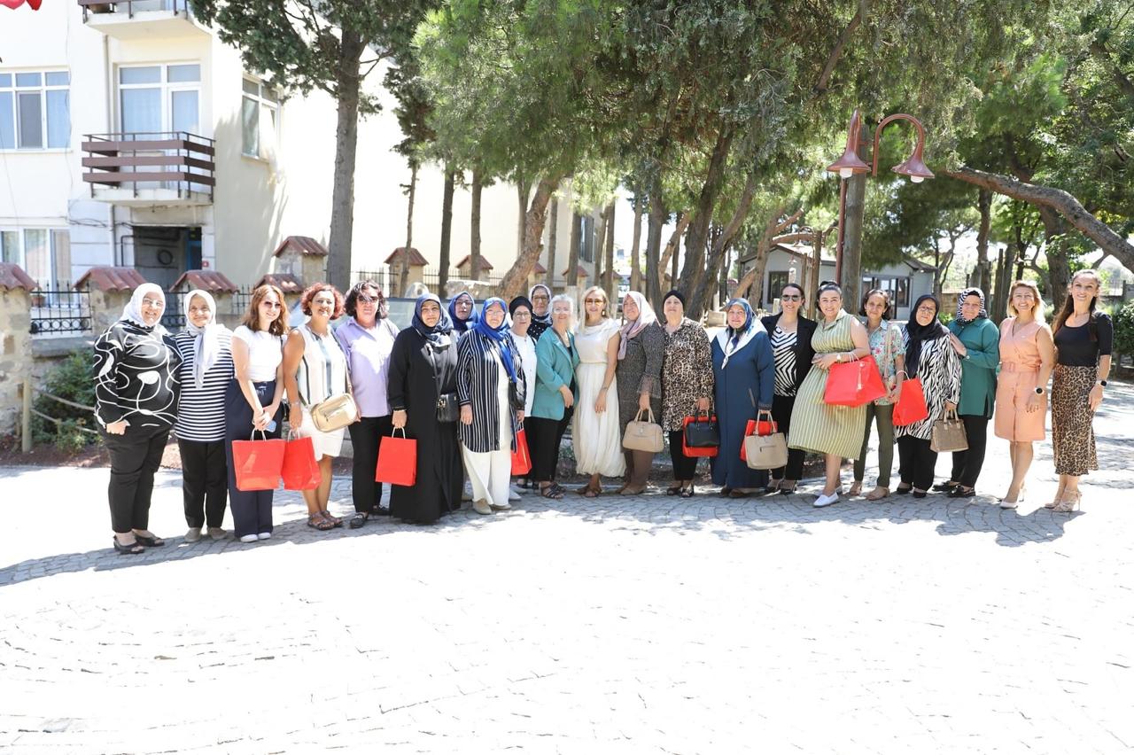 Hayriye Sena Balcıoğlu, Muhtar Eşleri ve Kadın Muhtarlarla Kalepark ve SEYKOM Ziyareti Gerçekleştirdi
