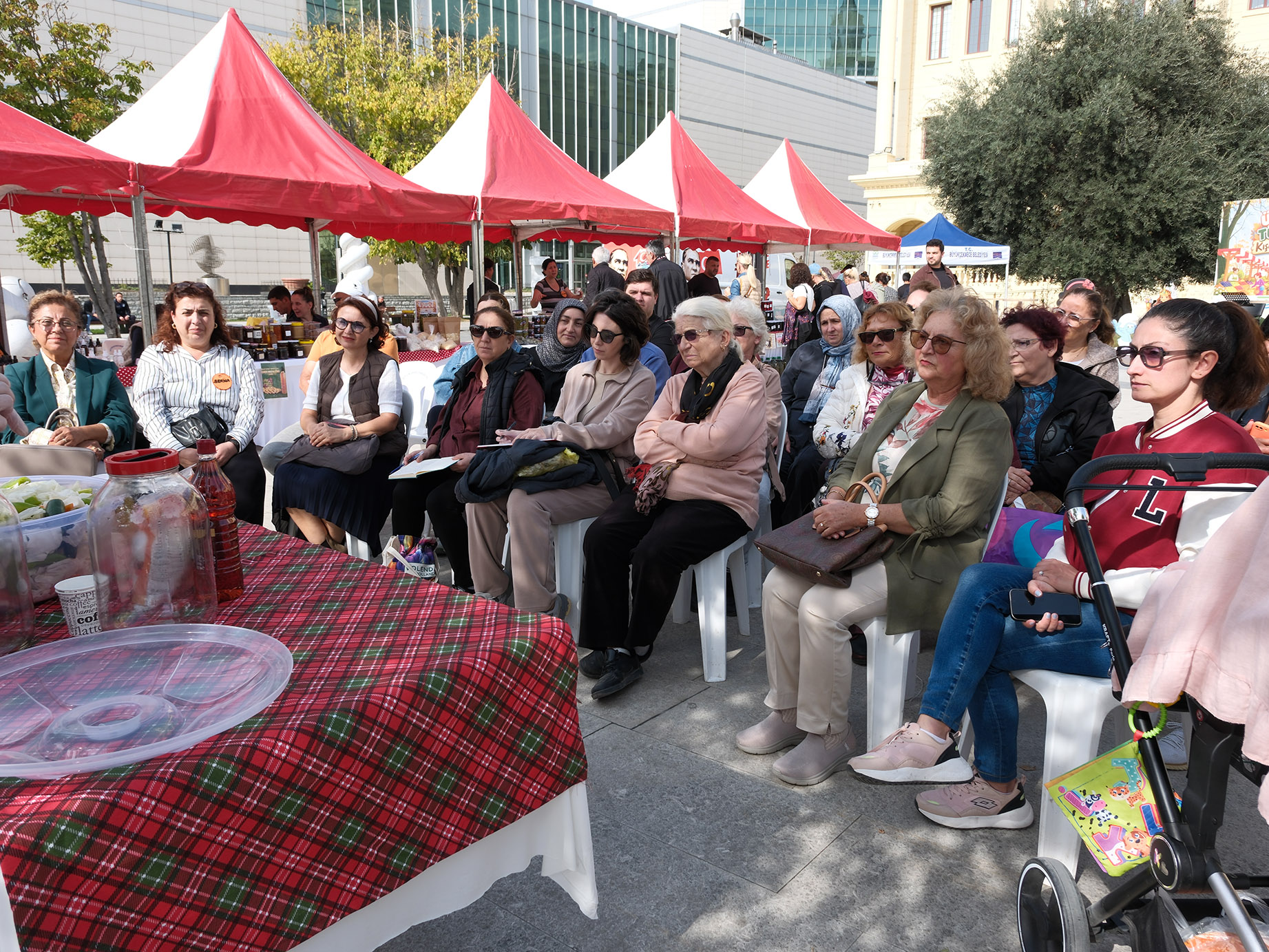 “Üreticiden Tüketiciye Kışa Merhaba Pazarı” Büyükçekmece’de açıldı