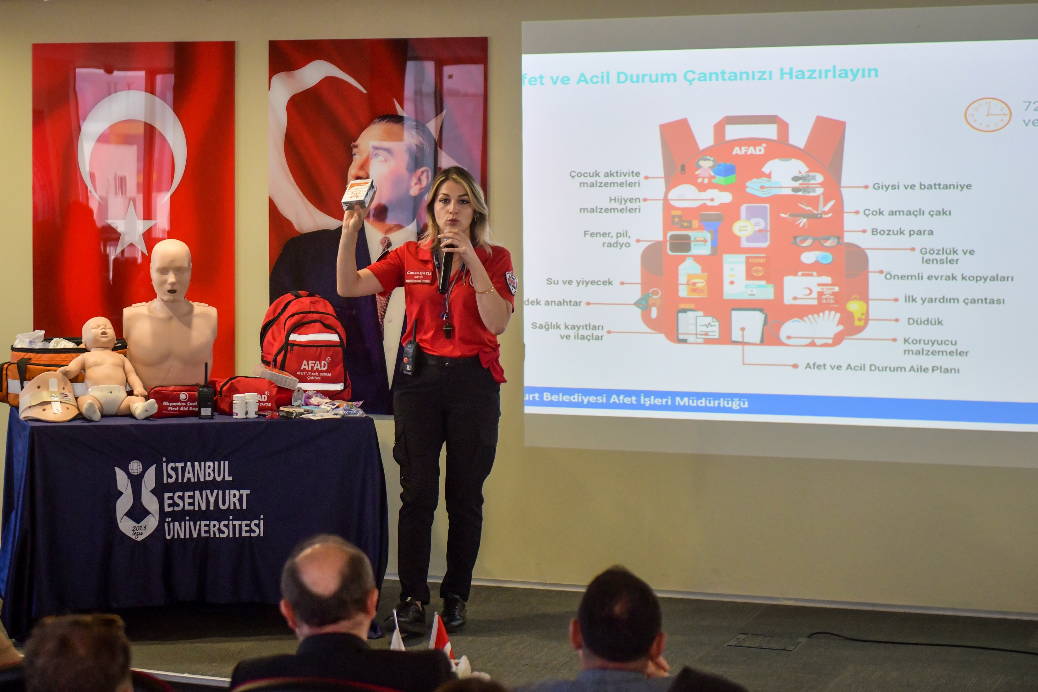 Esenyurt Belediyesi’nden Üniversite Öğrencilerine Afet Bilinci Eğitimi