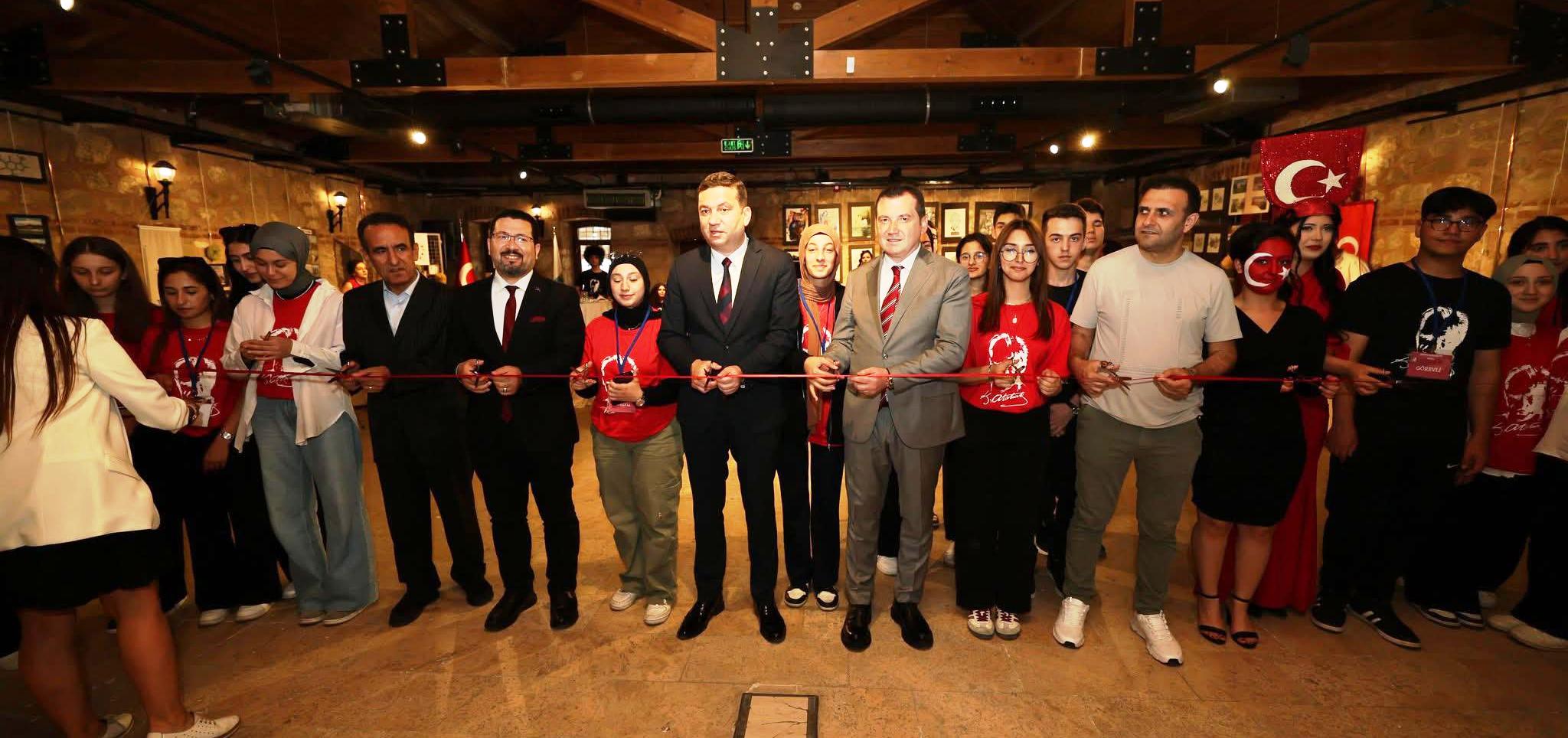 19 Mayıs’a Özel Karma Gençlik Sergisi Silivri’de Açıldı