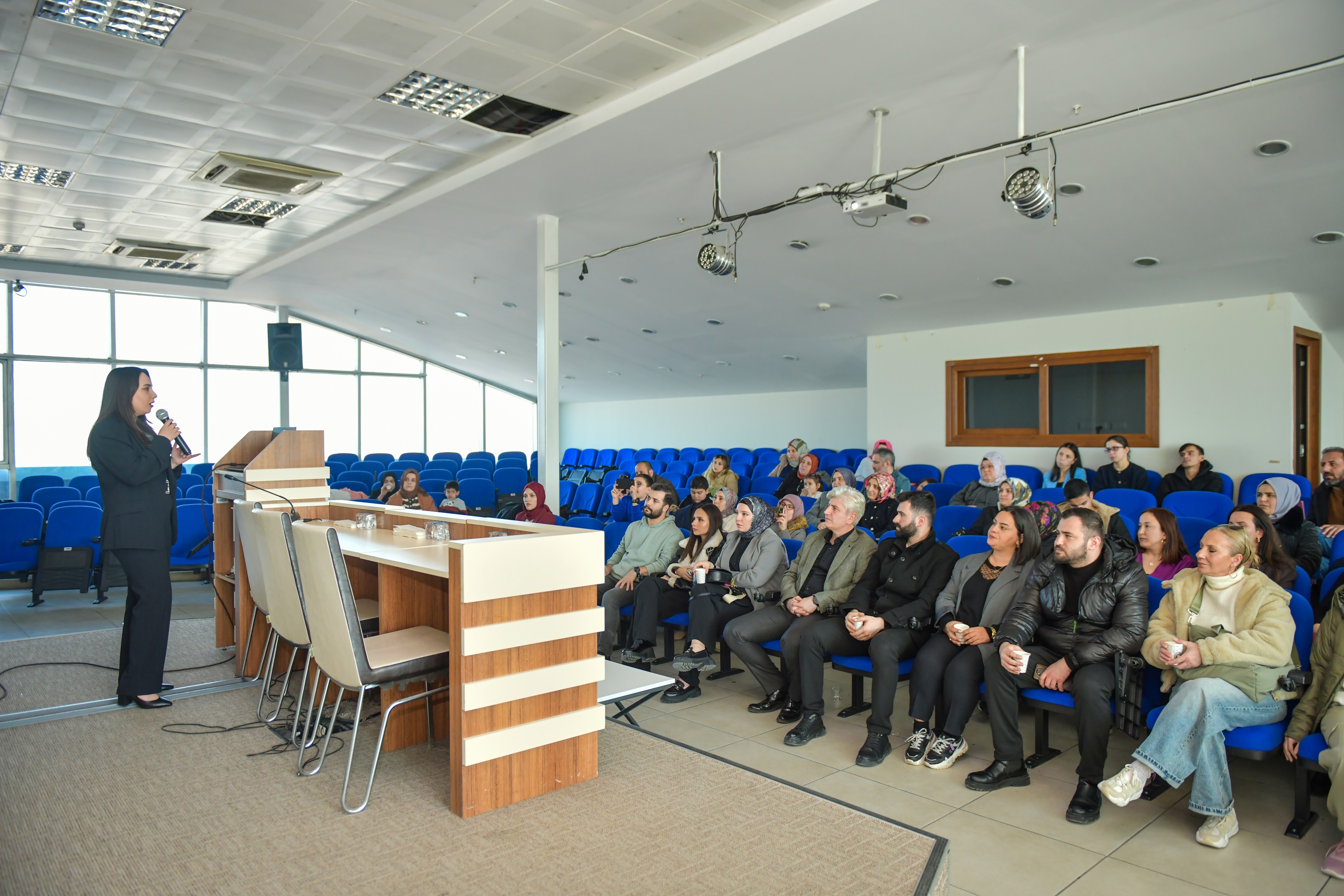 Esenyurt’ta Ailelere Dil ve Konuşma Gelişimi Semineri