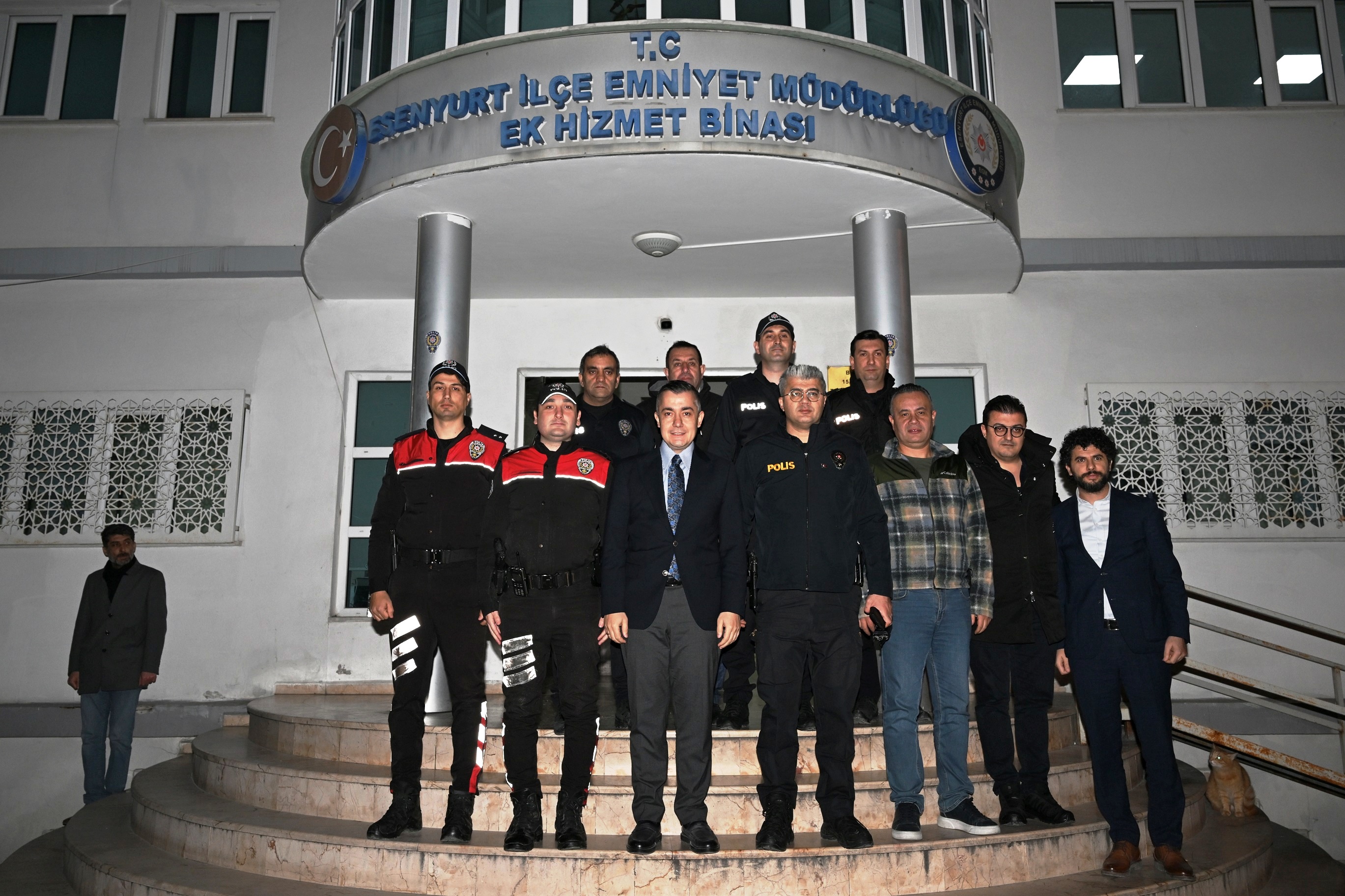 Esenyurt Belediye Başkan Vekili Aksoy, Emniyet Mensuplarıyla İftarda Buluştu