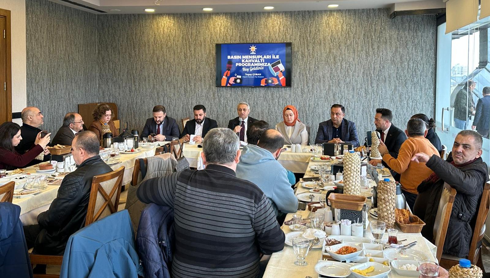 AK Parti Esenyurt İlçe Başkanı Togay Çoban,"Sıkılmadık el girilmedik kapı bırakmayacağız"