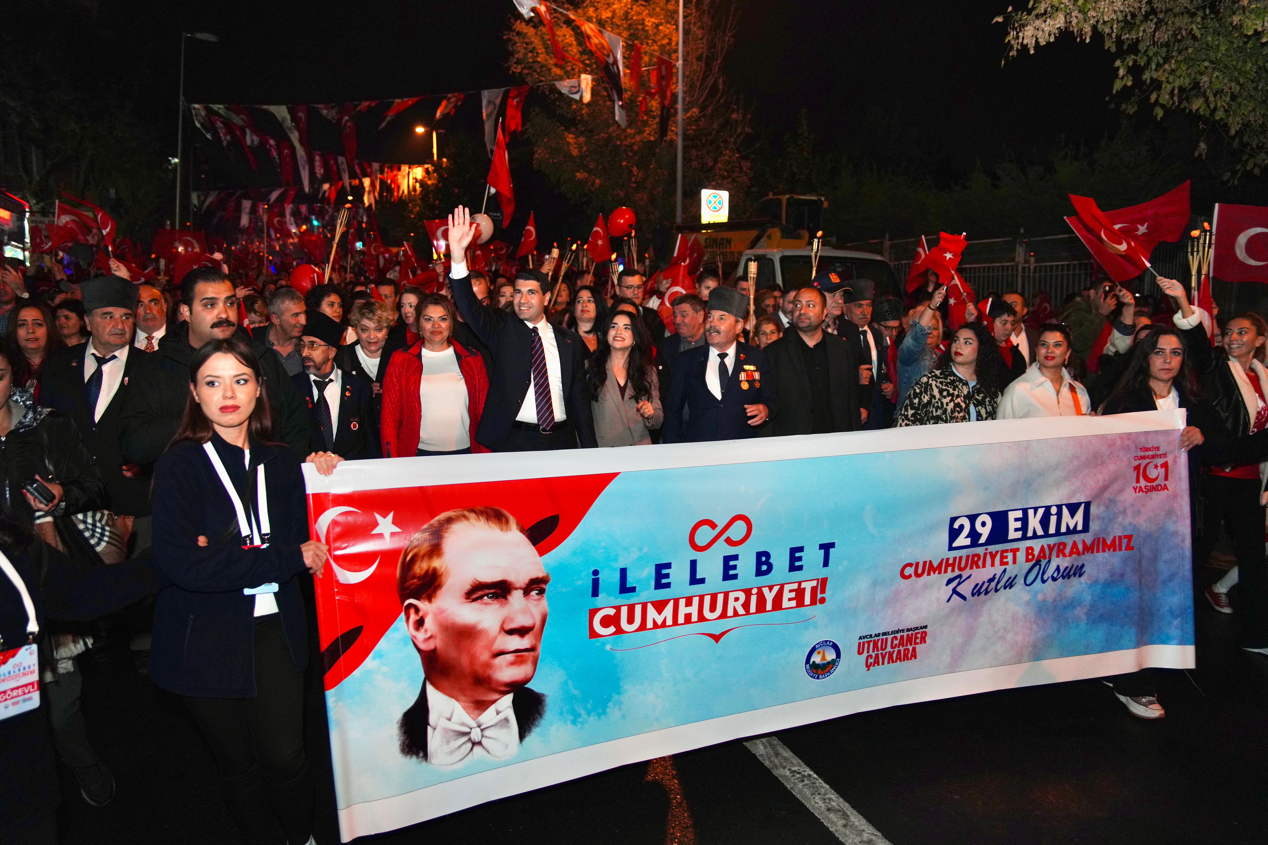 Cumhuriyet’in 101. yaşı Avcılar’da coşkuyla kutlandı