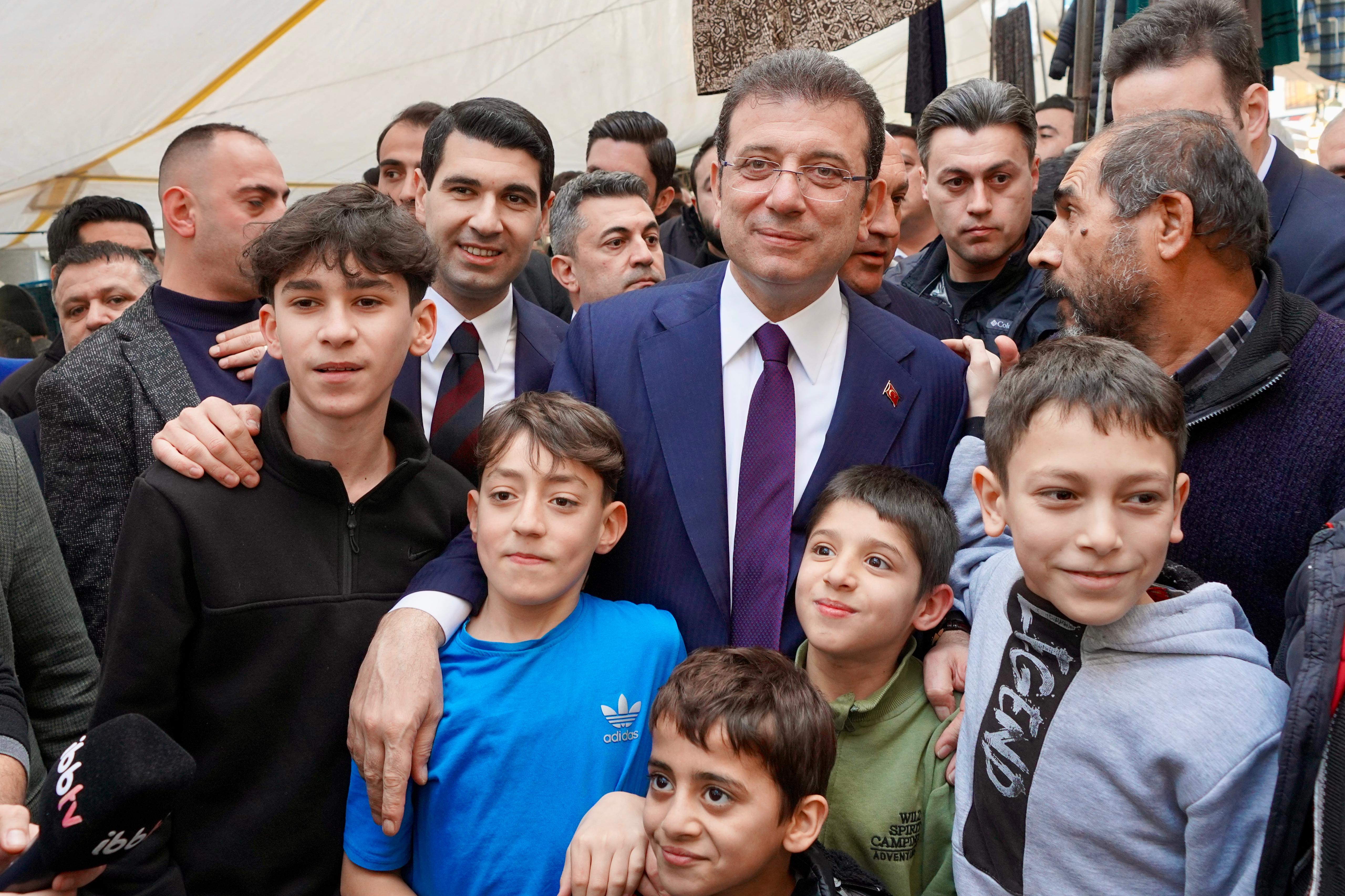 Ekrem İmamoğlu Avcılar’da devam eden projeleri yerinde inceledi