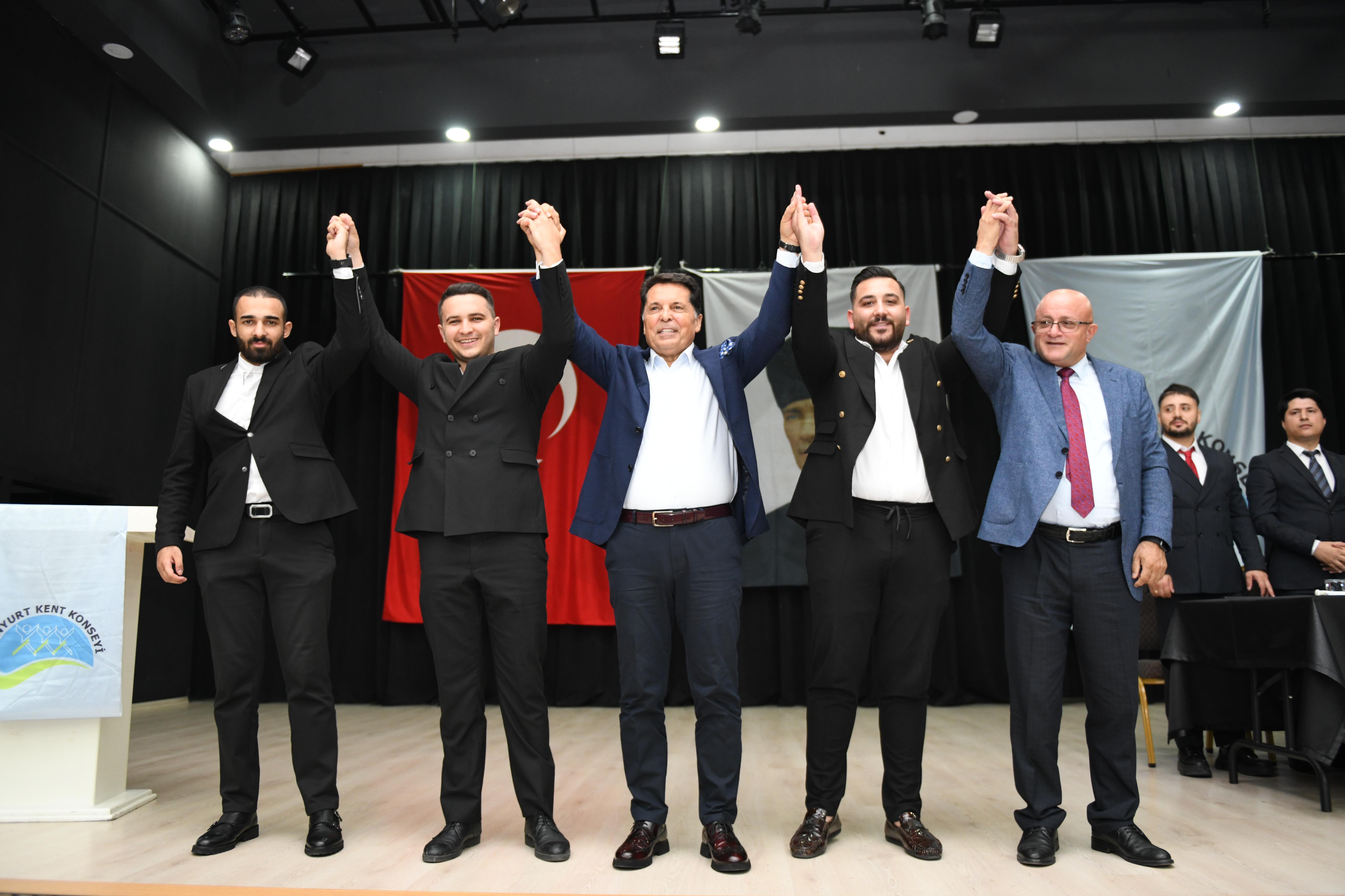 Başkan Özer’den gençlere tam destek