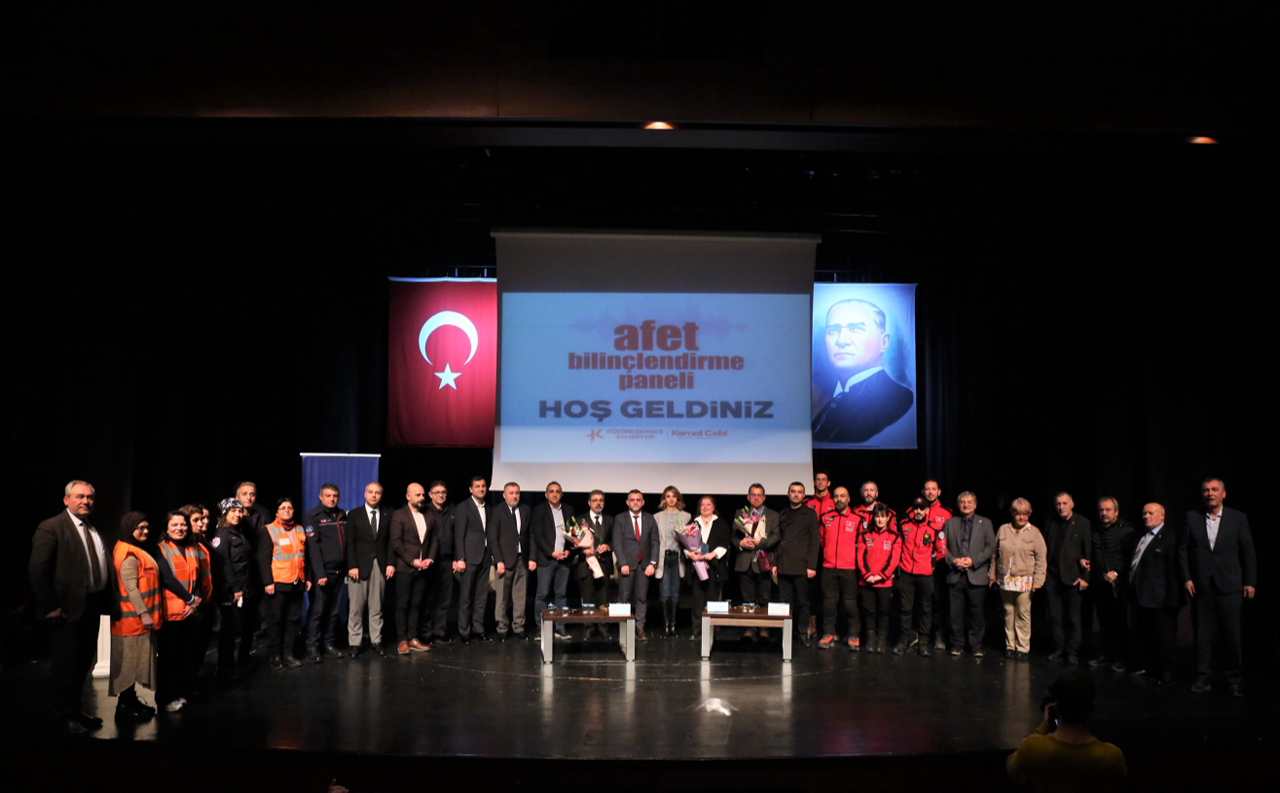 6 Şubat depremleri’nin 2. yıl dönümünde Küçükçekmece’de ‘Afet Bilinçlendirme Paneli’ düzenlendi