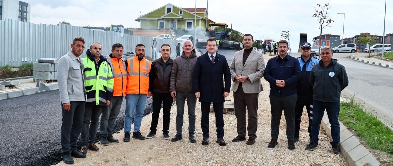 Silivri de asfaltlama çalışmaları hızla devam ediyor