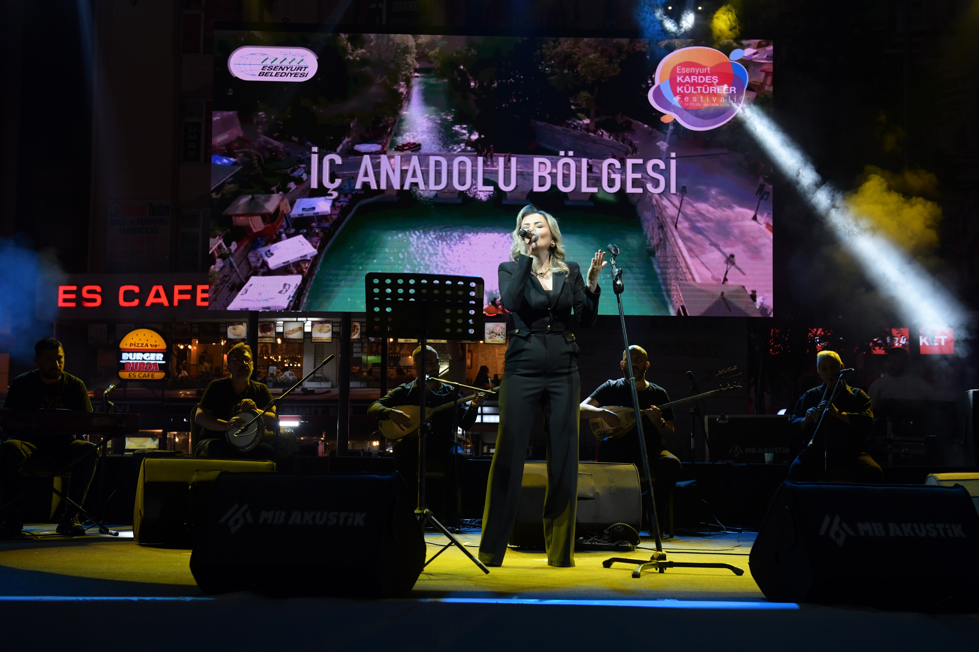 Esenyurt’ta tezeneler konuştu