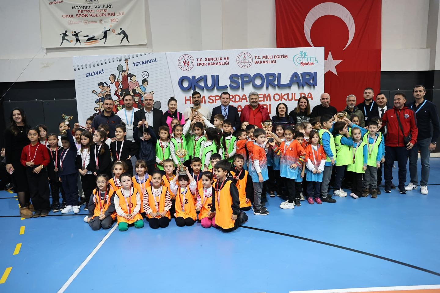 Başkan Balcıoğlu, Okullar Arası Geleneksel Çocuk Oyunları Müsabakalarına Katıldı