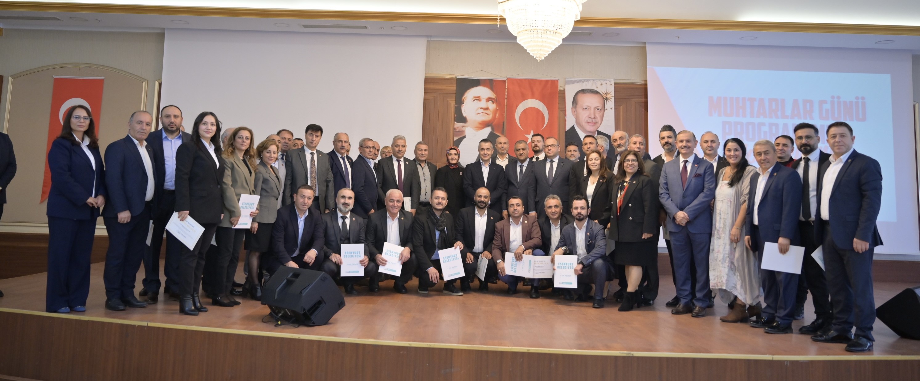 Başkan Vekili Aksoy Muhtarlarla Bir Araya Geldi