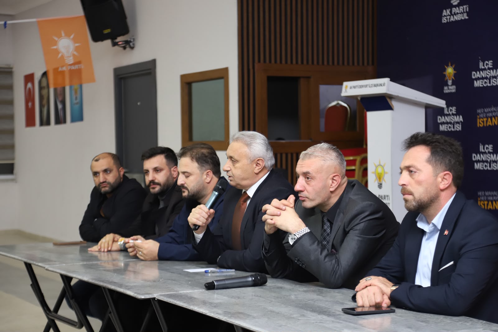 Esenyurt’ta Ak Parti’ye 100 genç katıldı