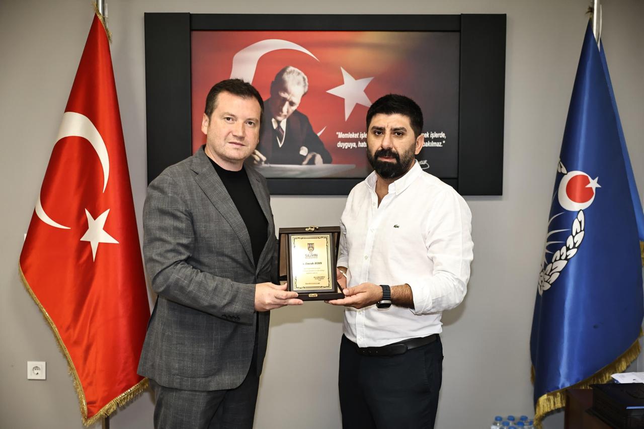 Silivri Belediye Başkanı Bora Balcıoğlu, Türk Kızılay’ını Ziyaret Etti