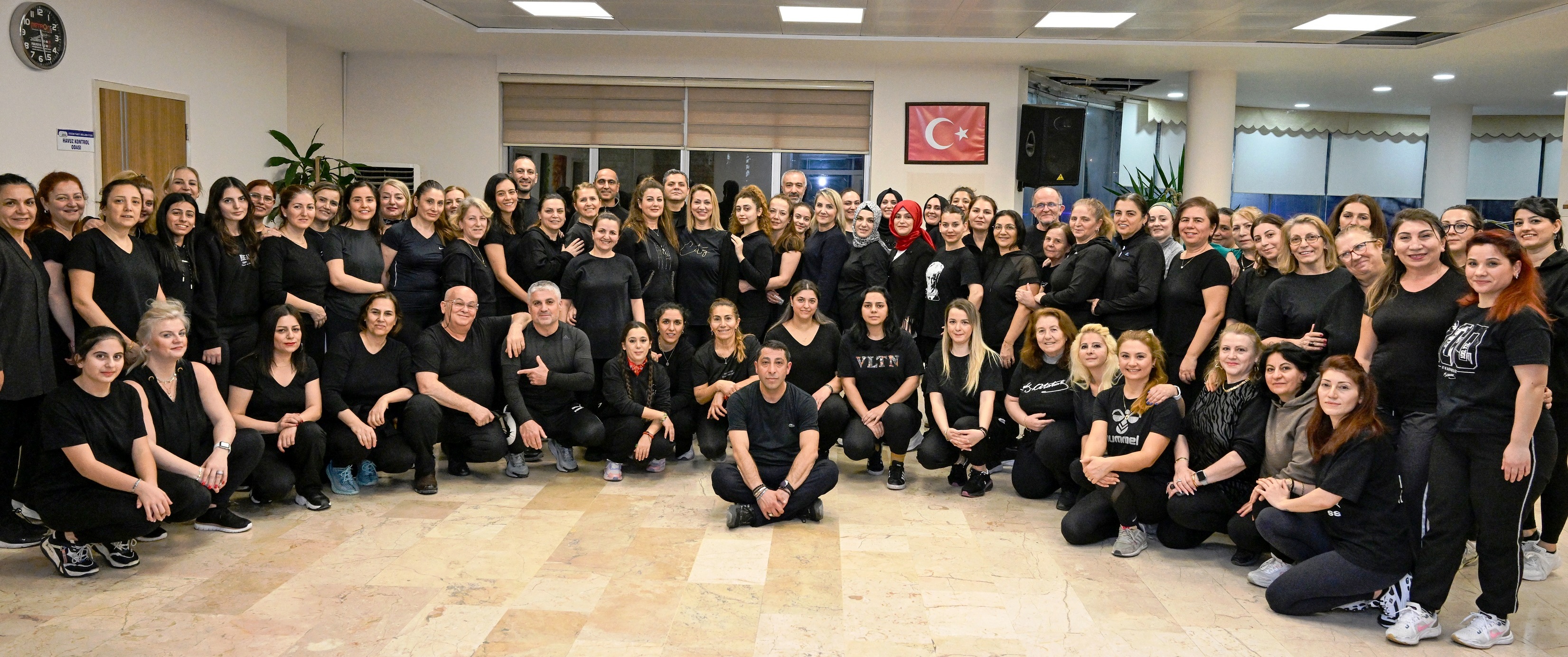 Esenyurt Belediyesi halk oyunları kursuna yoğun ilgi