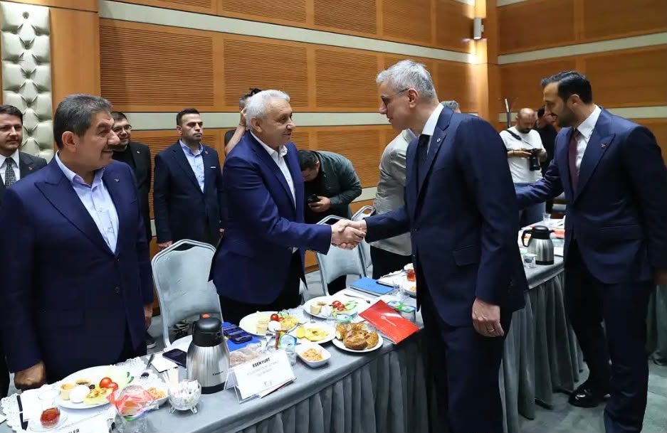 Togay Çoban, Esenyurt’un Sağlık Yatırımlarını Sağlık Bakanı Kemal Memişoğlu’na İletti