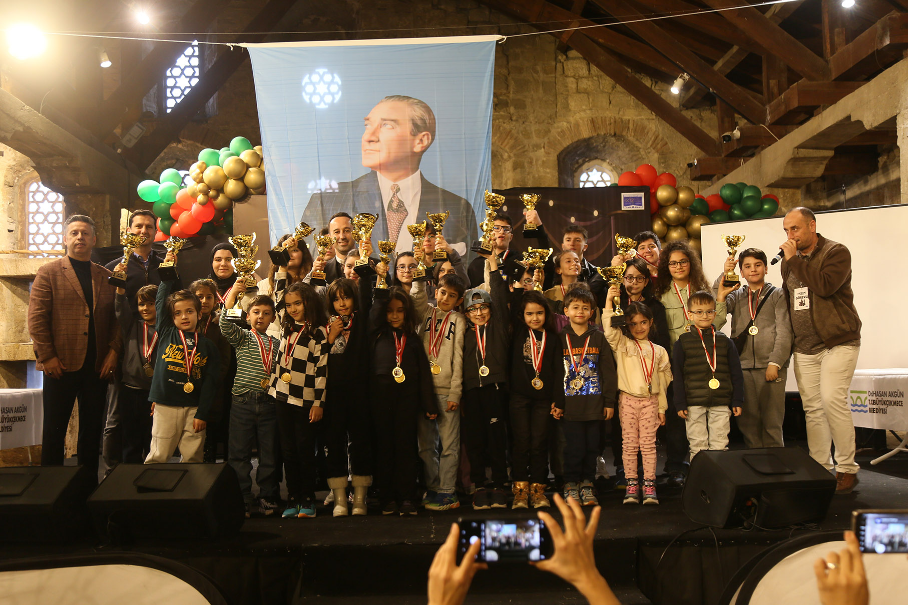 Genç satranççılar tarihi Kervansaray’da yarıştı