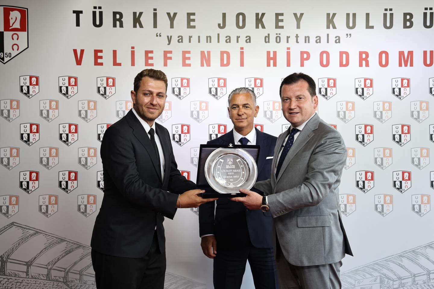 Silivri Belediyesi Adına Düzenlenen At Yarışını Maximus Power Kazandı