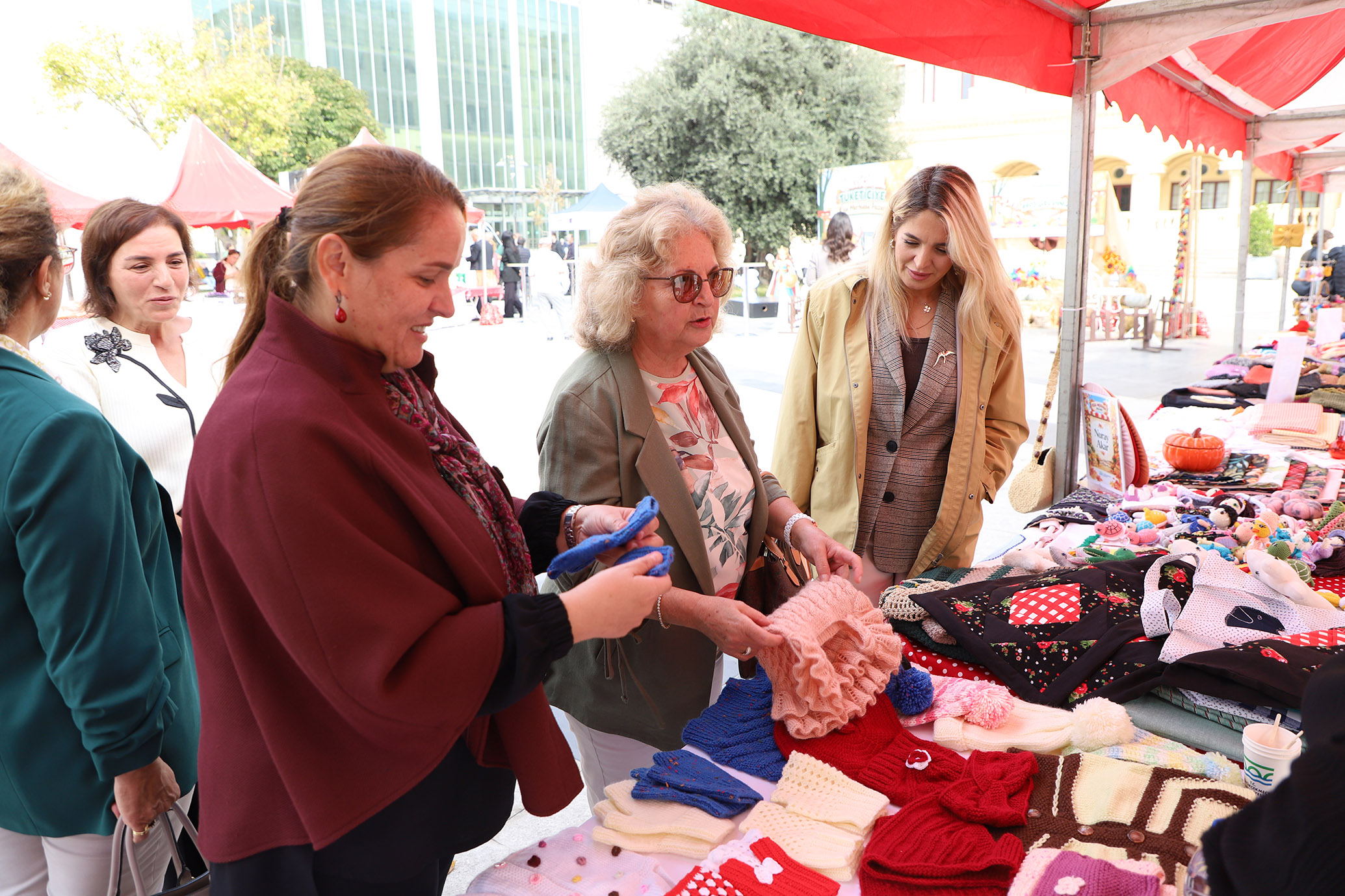“Üreticiden Tüketiciye Kışa Merhaba Pazarı” Büyükçekmece’de açıldı