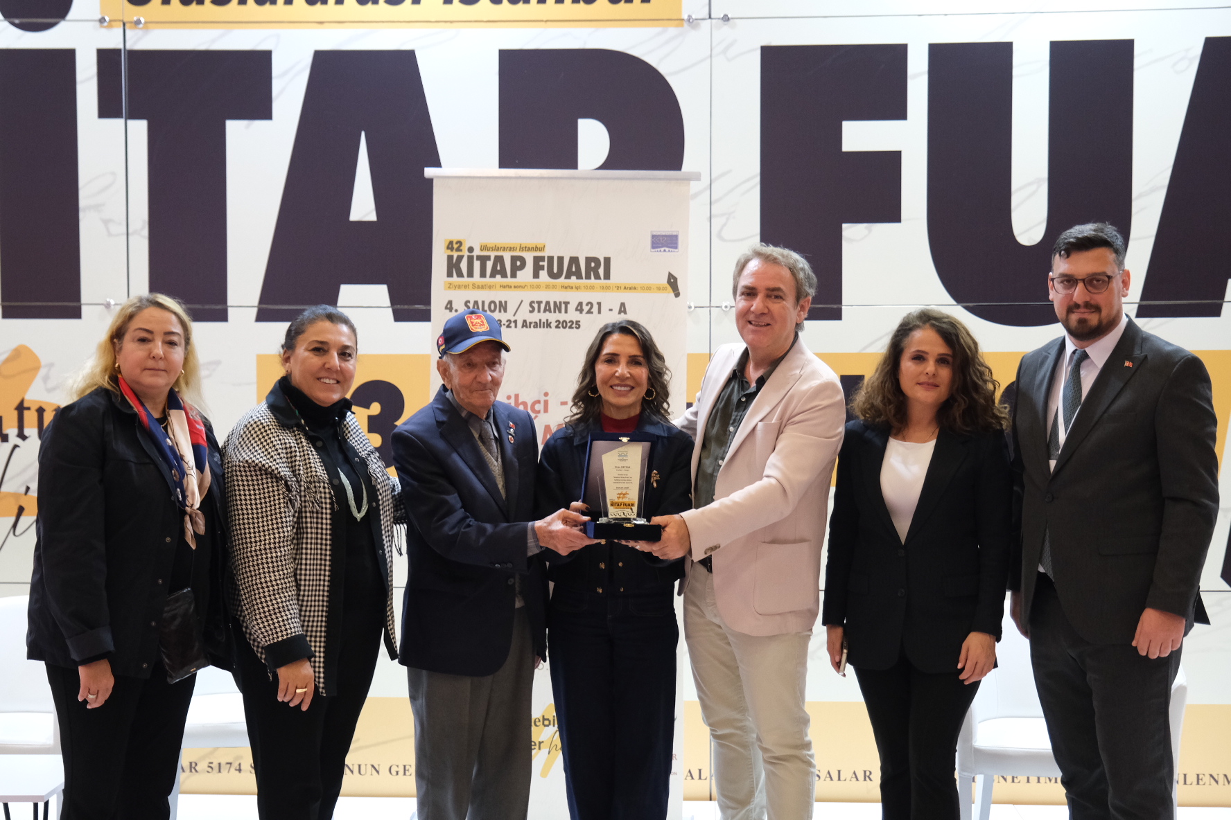 TÜYAP Kitap Fuarı’nda Sinan Meydan ve tarih tutkunları bir araya geldi