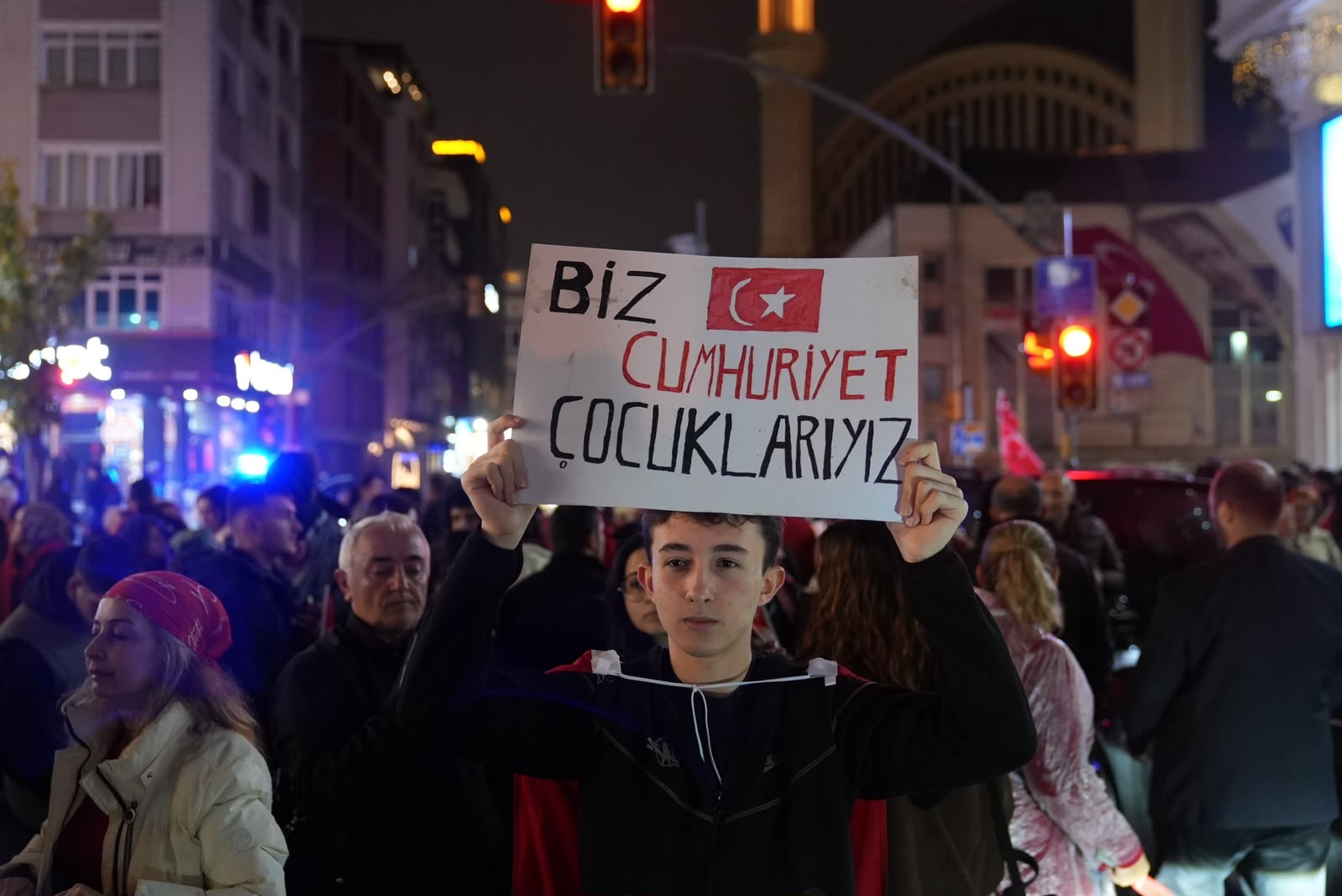 AVCILAR’DA CUMHURİYET BAYRAMI COŞKUYLA KUTLANDI
