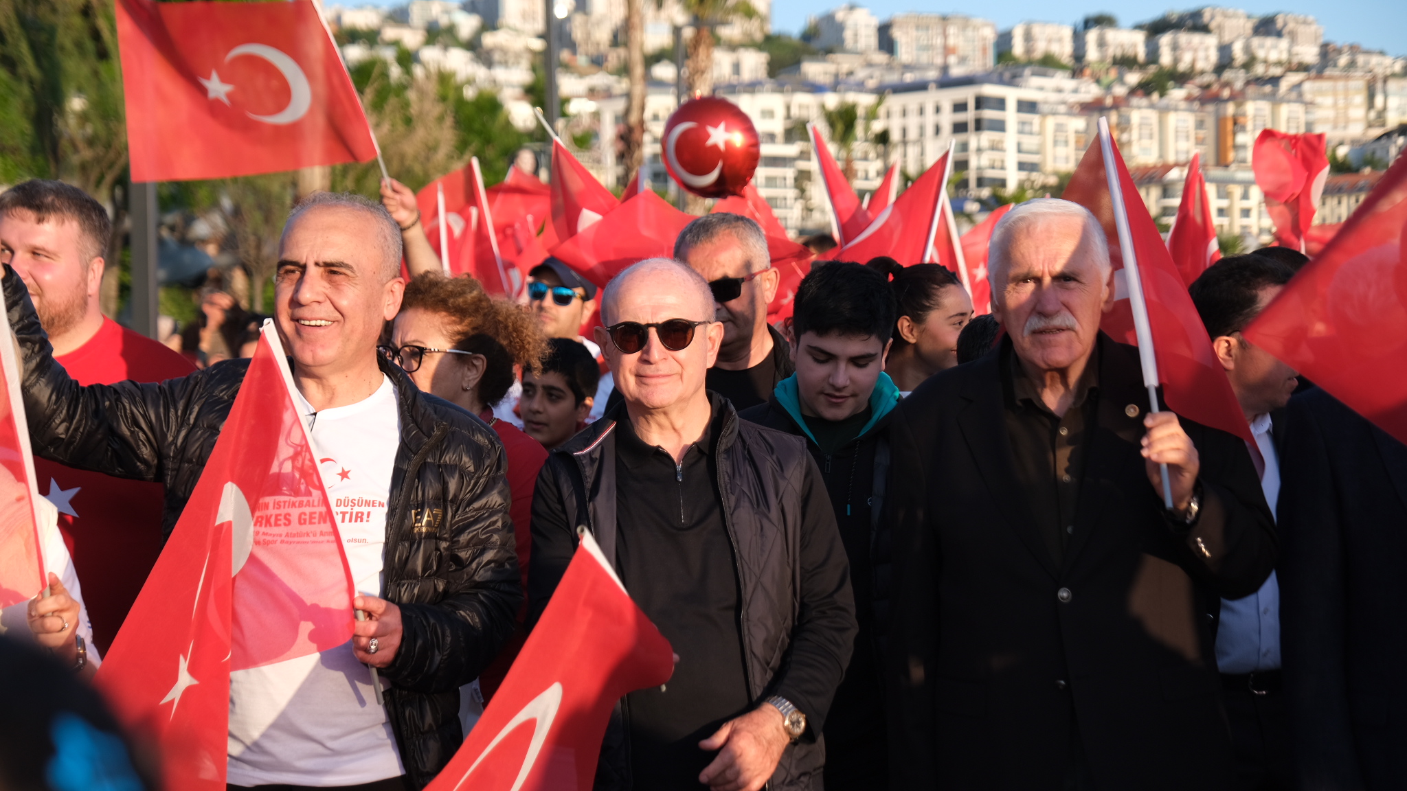 Cumhuriyet’in umudu gençler 19 Mayıs’ı doyasıya kutladı