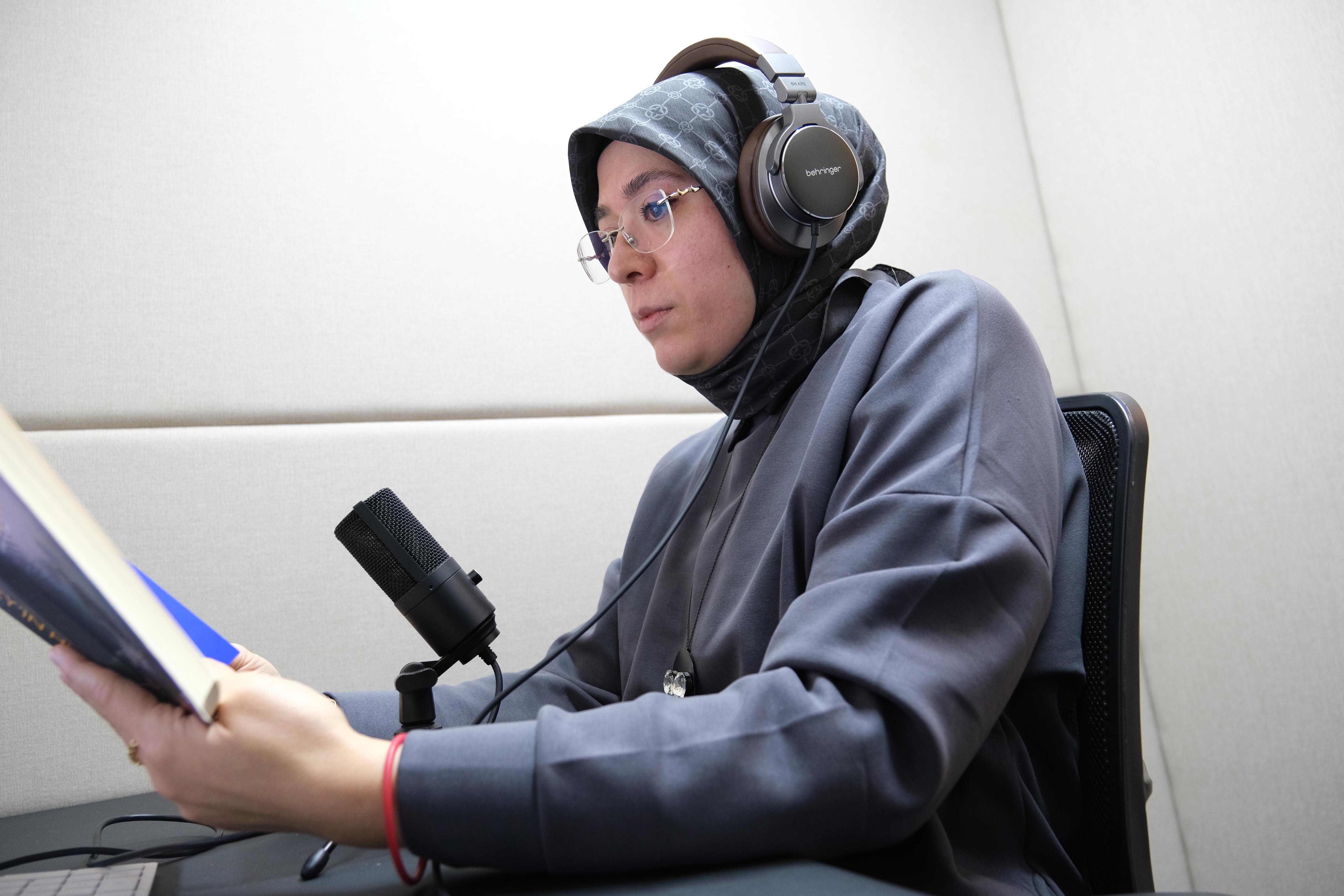 Esenyurt’ta çok özel bir kütüphane: Engeller sesli kitaplarla aşılıyor!