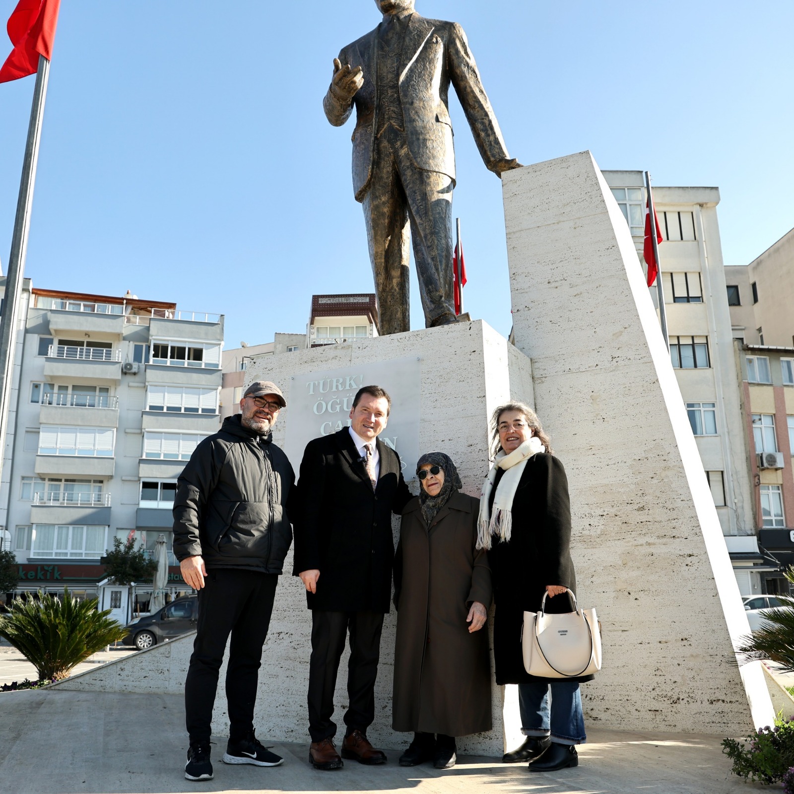 Başkan Balcıoğlu Silivri Sahilinde Vatandaşlarla Bir Araya Geldi