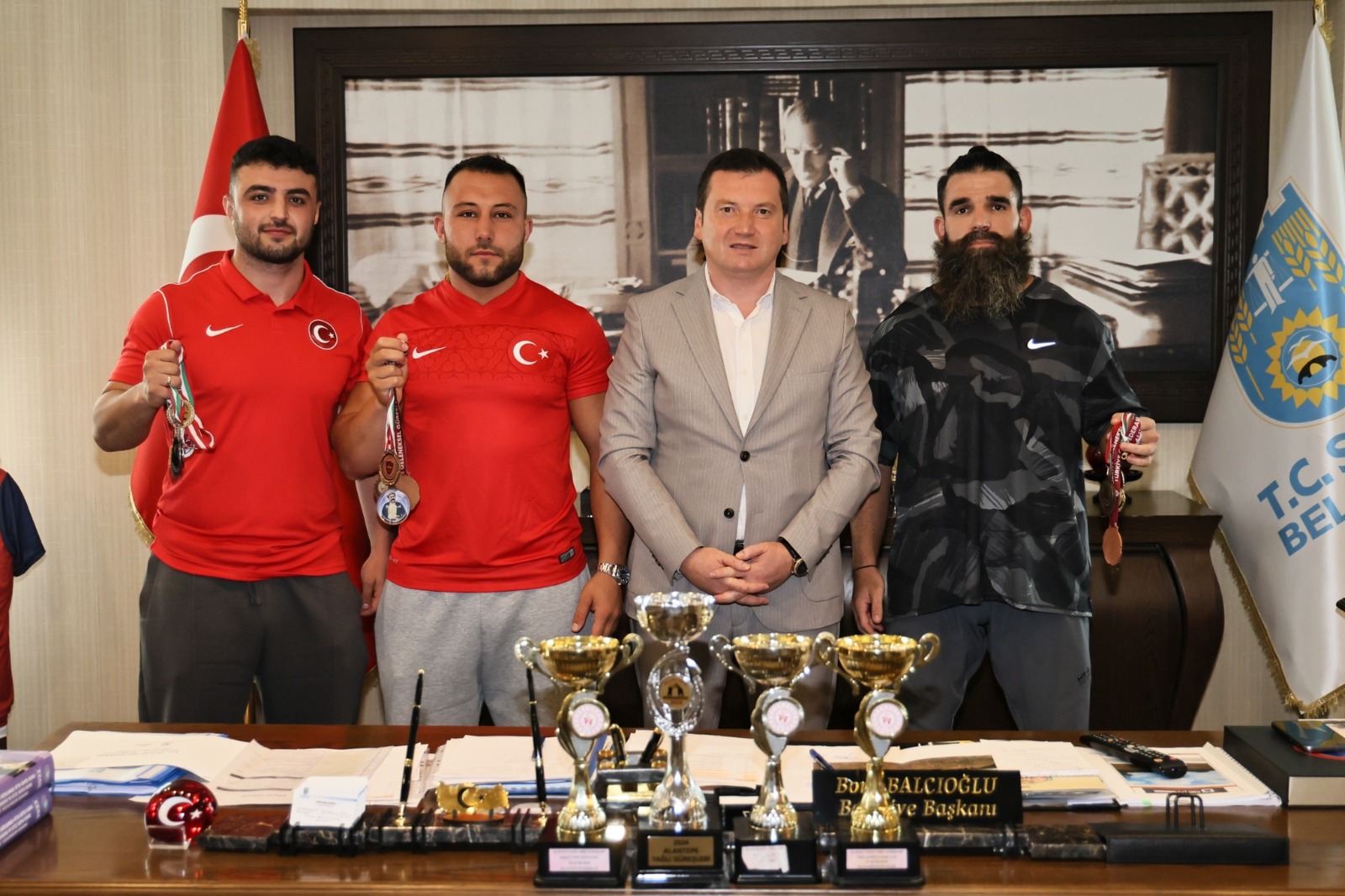 Başkan Balcıoğlu, Silivri’nin Milli Güreşçileri’ni Makamında Ağırladı