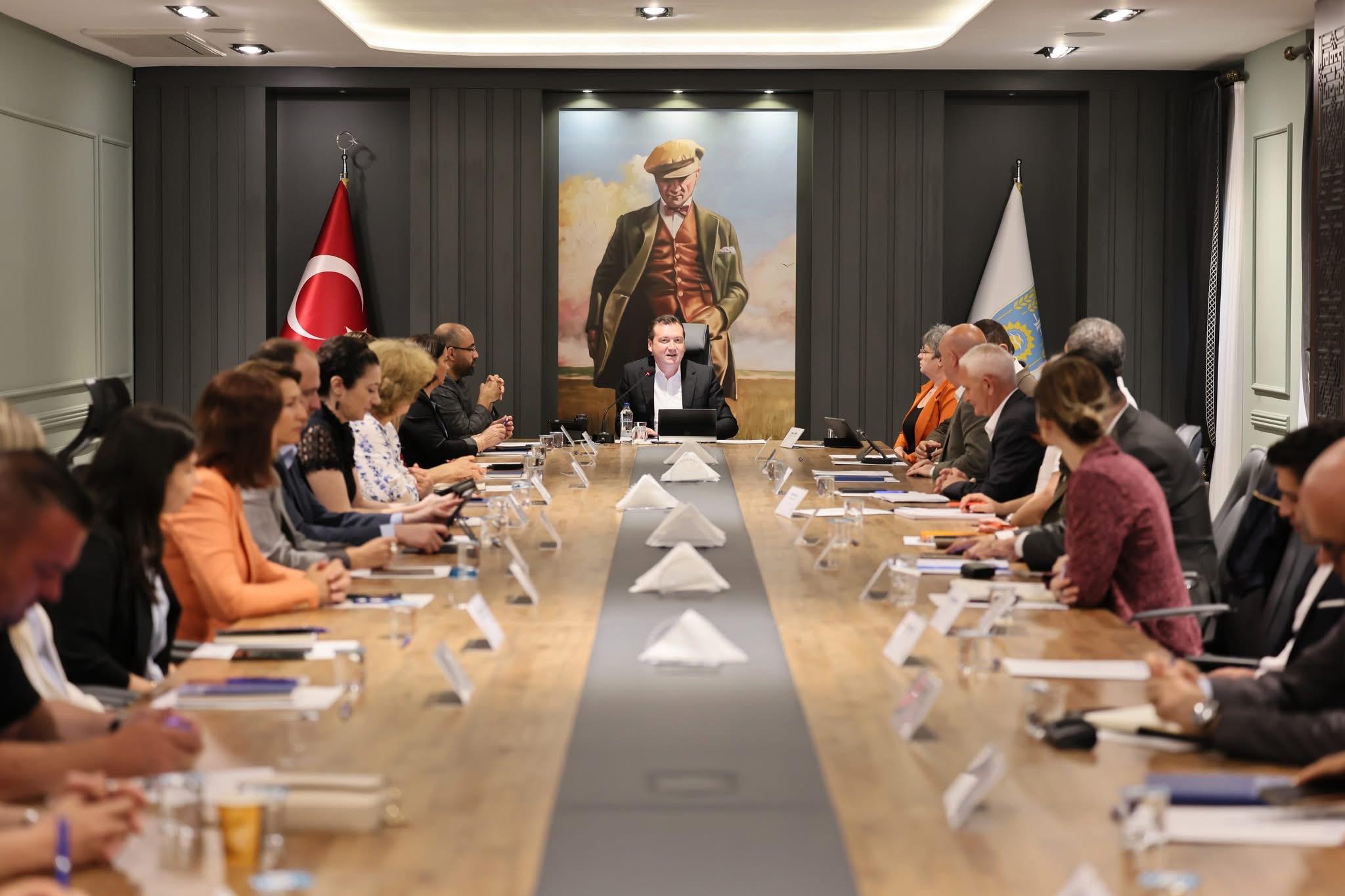 Başkan Balcıoğlu Yaz Sezonu Öncesi Birim Müdürleriyle Değerlendirme Toplantısı Yaptı