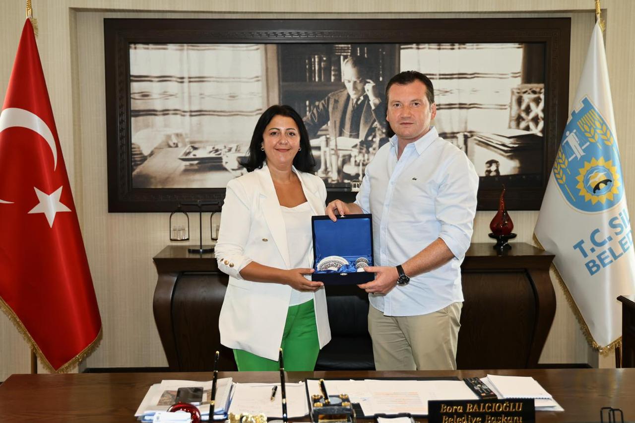 CHP Kadın Kolları Genel Başkan Yardımcısı Naciye Yaprak ve İBB Meclis Üyesi Ali Rıza Değirmenci Silivri Belediye Başkanı Bora Balcıoğlu’nu Ziyaret Etti