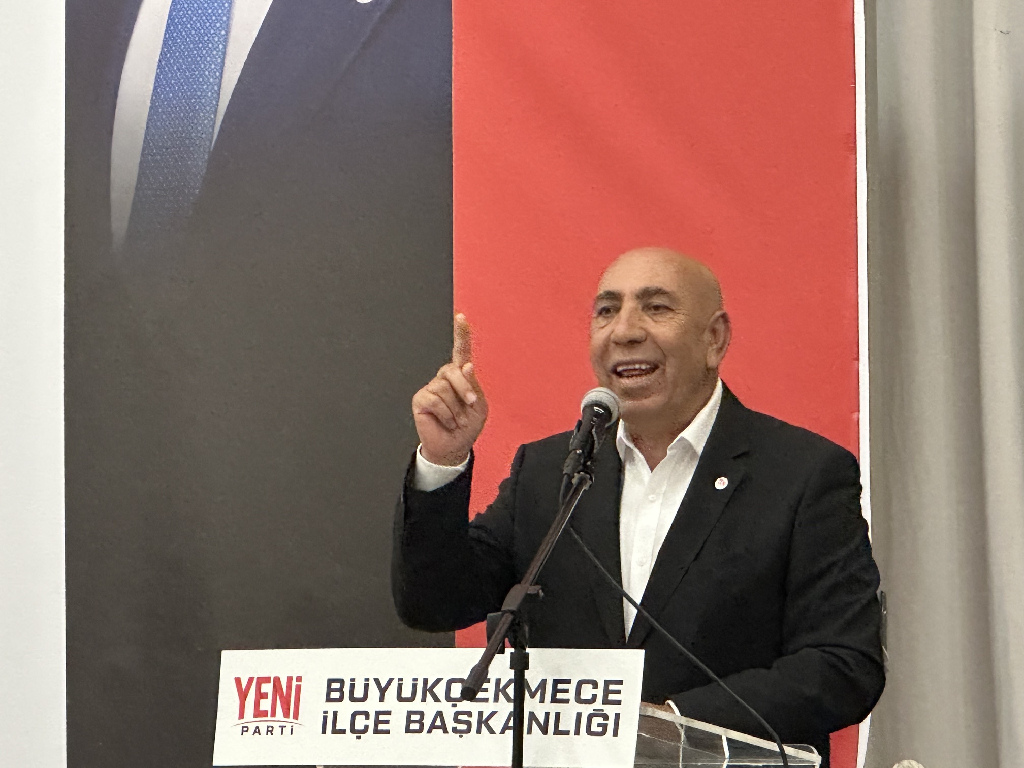 Çicekci: “Tabela siyaseti yapmıyoruz”