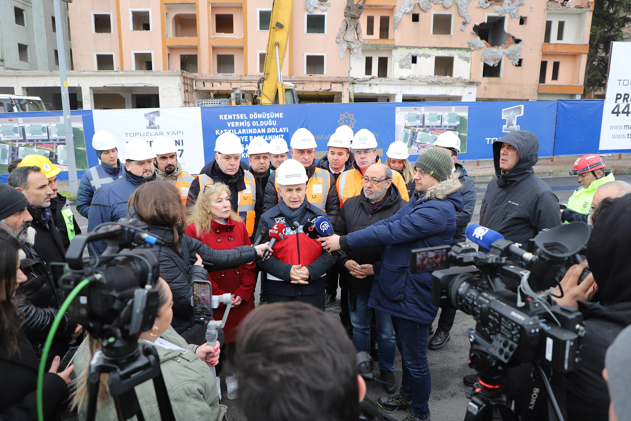 Büyükçekmece Belediyesi, Deprem Haftası’nda 160 bağımsız bölümün yıkımını gerçekleştirdi