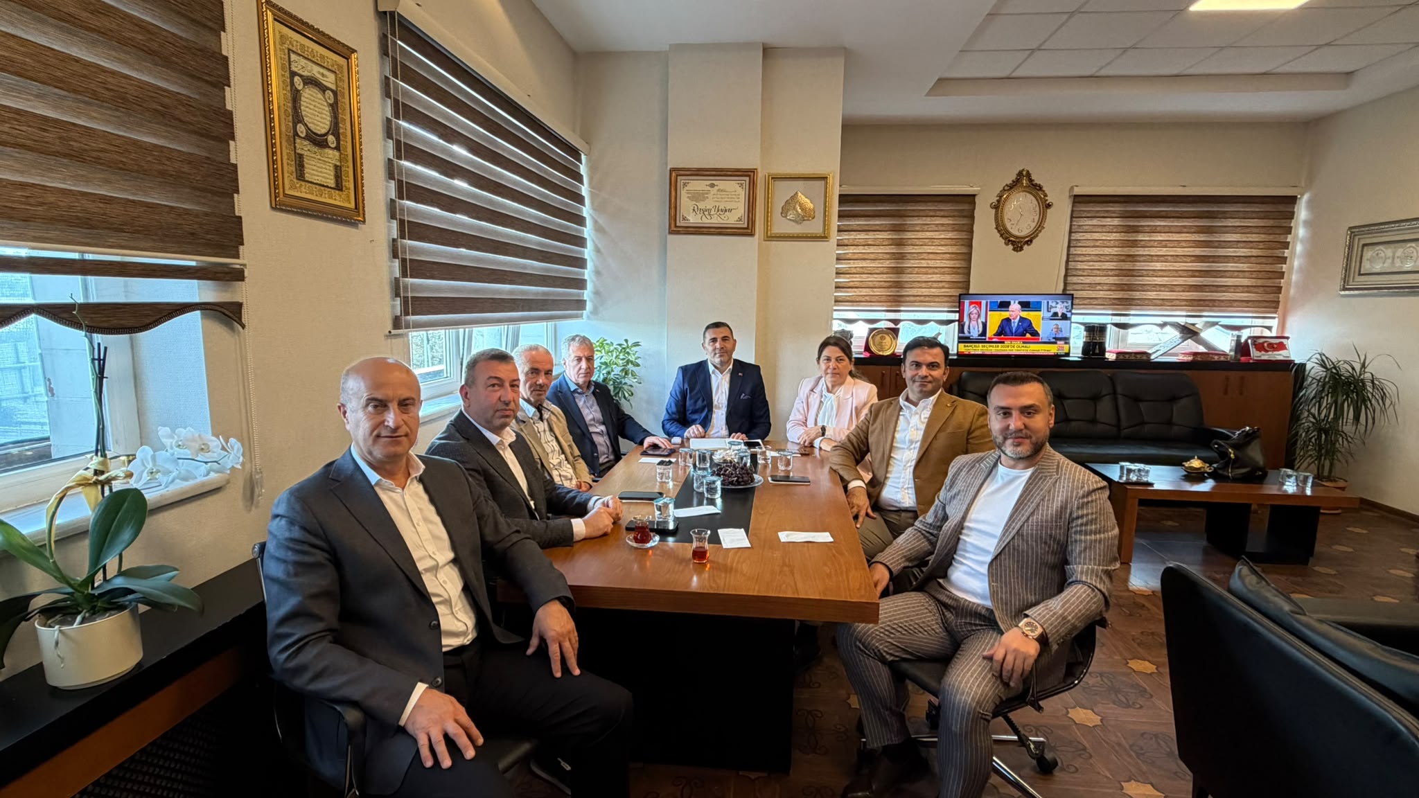 AK Parti Büyükçekmece’de geçmişten bugüne ilçe başkanları bir araya geldi.