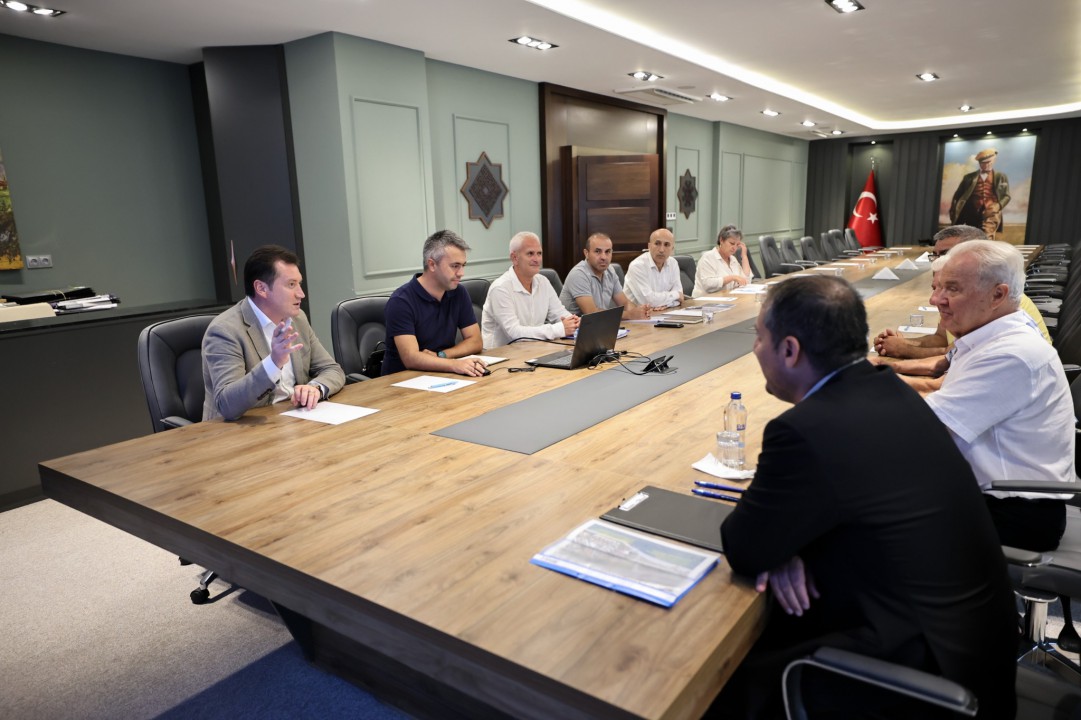 Başkan Bora Balcıoğlu, Çamurlu Deresi'nin Islahı İçin İSKİ İle Toplantı Gerçekleştirdi