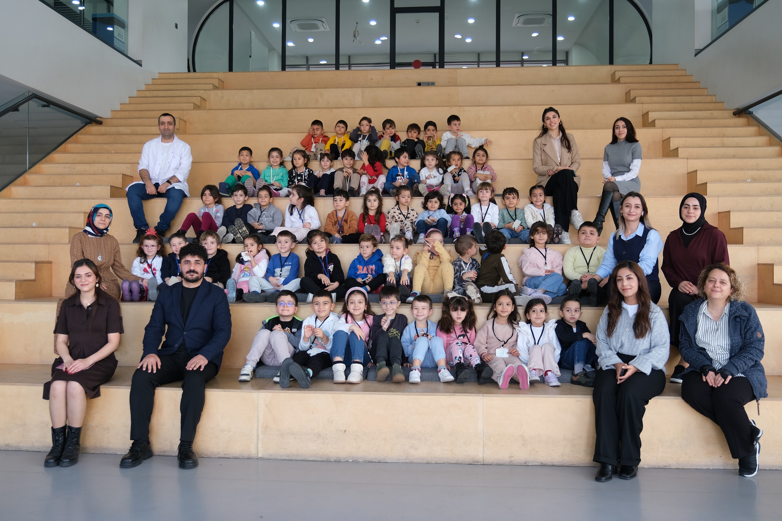 Minikler Esenyurt Belediyesi Çocuk Üniversitesi’ni ziyaret etti