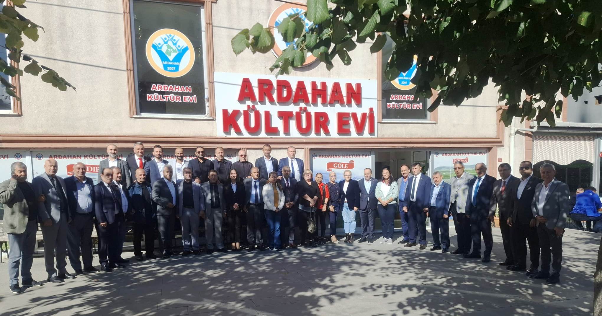 Kültür Evi 19 Ekim'de muhtarları unutmadı