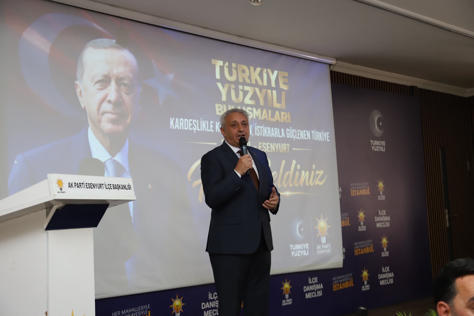 Güçlü bir Esenyurt için Türkiye Yüzyılı Buluşması’nda yatırımlar görüşüldü