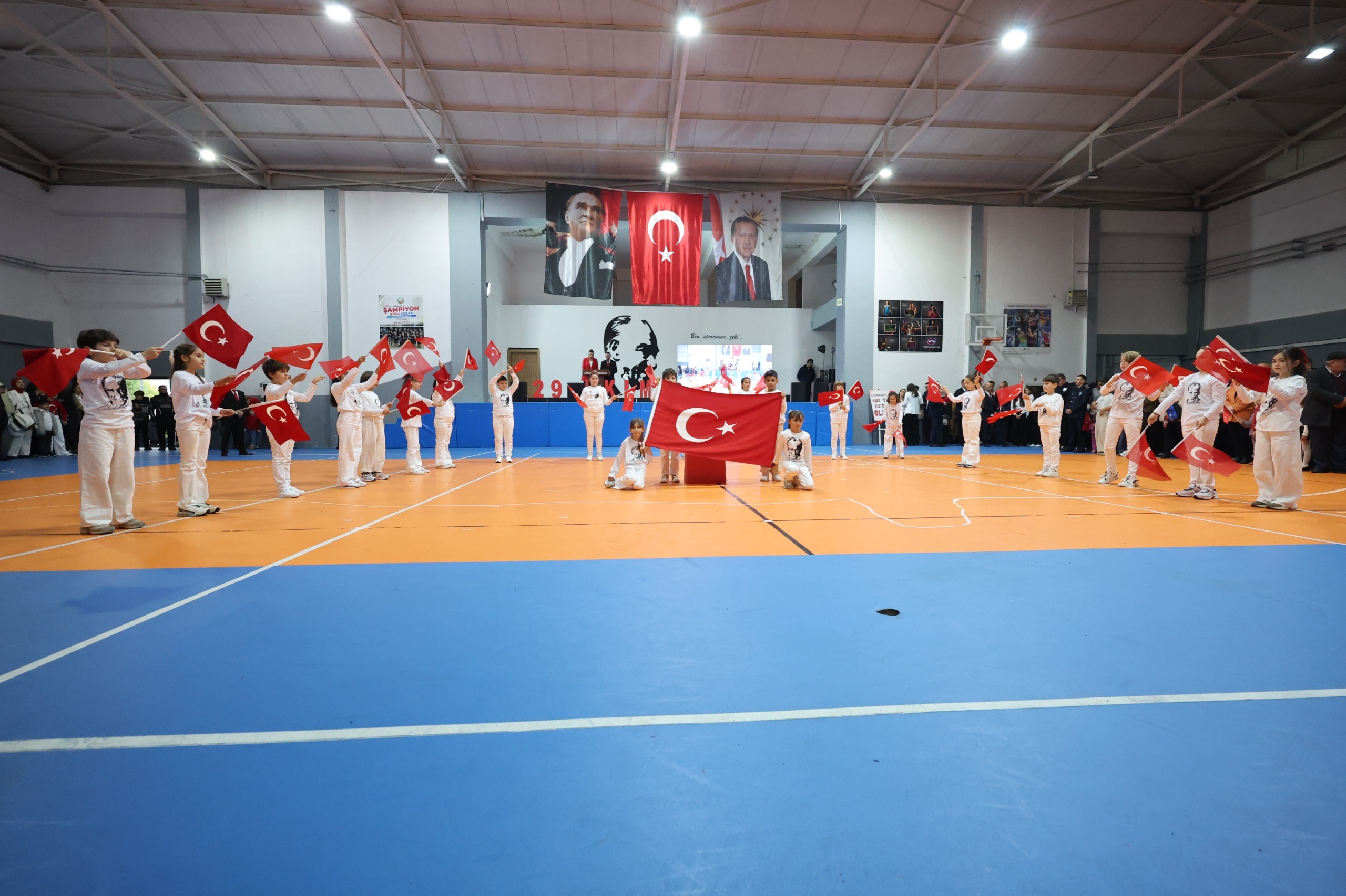 Güzel: 29 Ekim Cumhuriyet Bayramımız Kutlu Olsun