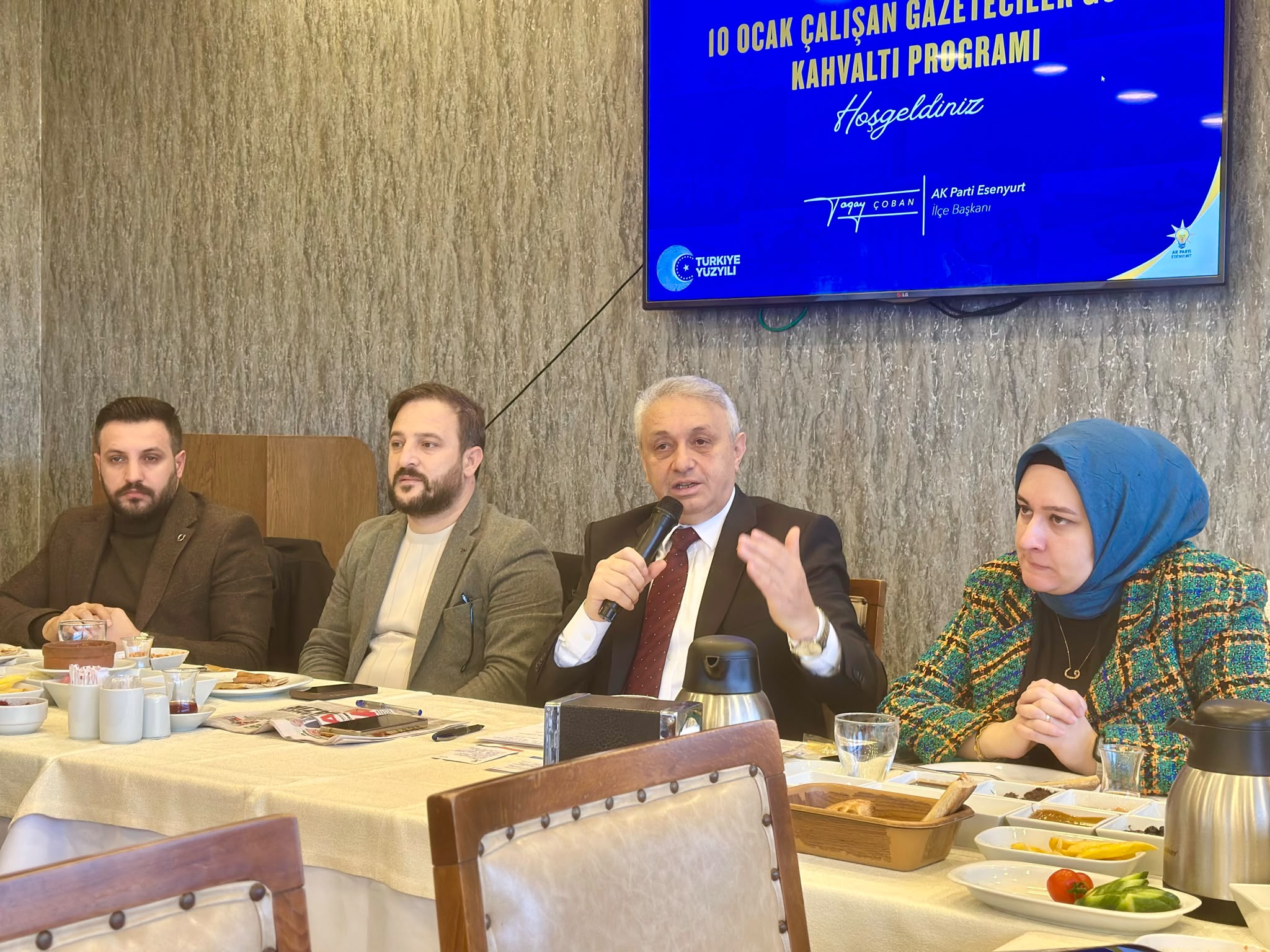 AK Parti Esenyurt İlçe Başkanı Togay Çoban’dan Metro hattı için : “Ya yapın ya da devlete devredin”