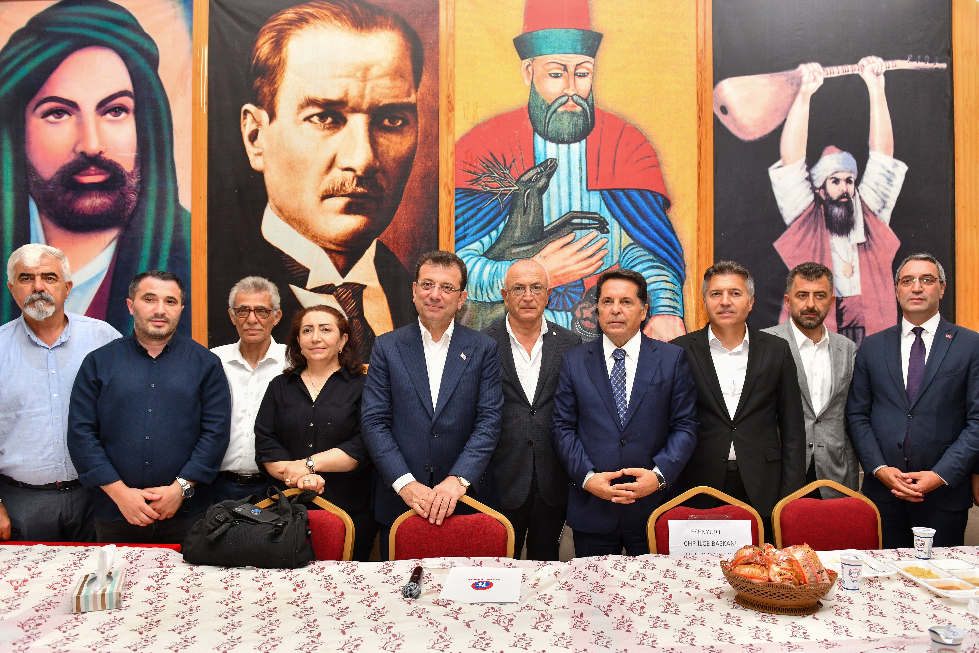 Özer ve İmamoğlu canların muharrem lokmasına ortak oldu