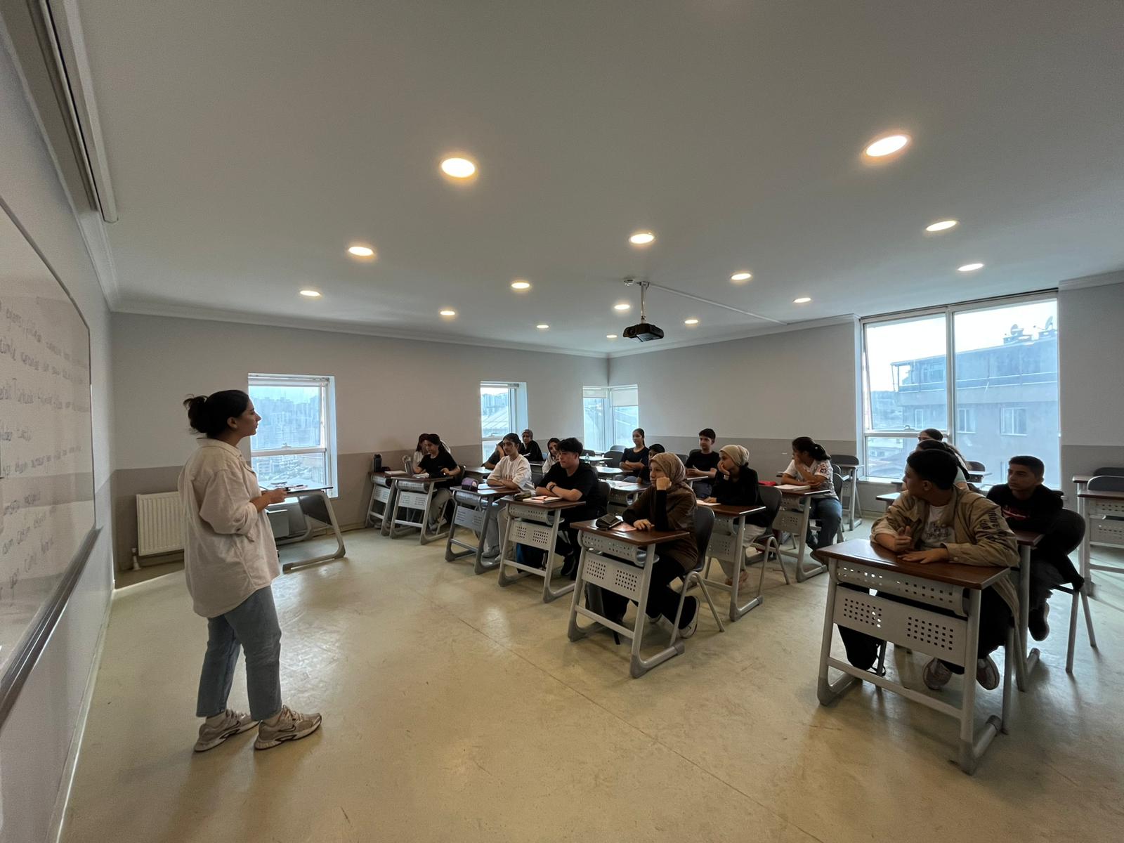 Esenyurt Belediyesi Sınavlara Hazırlık Sürecinde Öğrencilerin Yanında