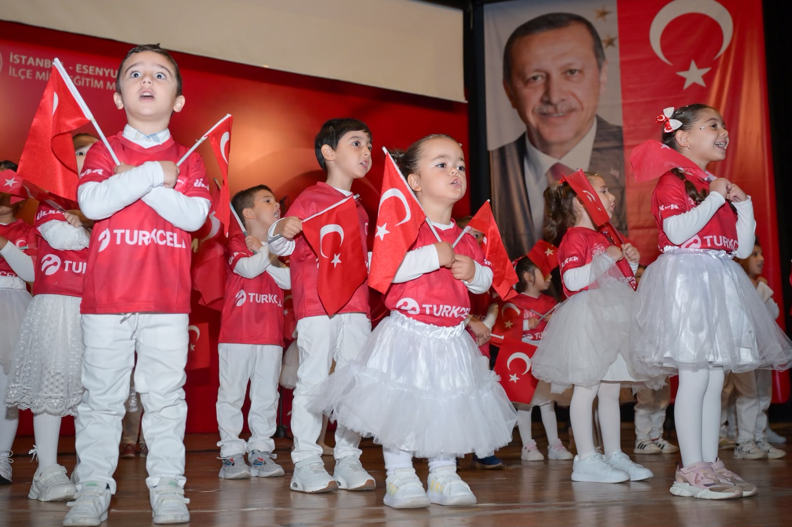 Esenyurt’ta Cumhuriyetin 103. yılı coşkuyla kutlandı